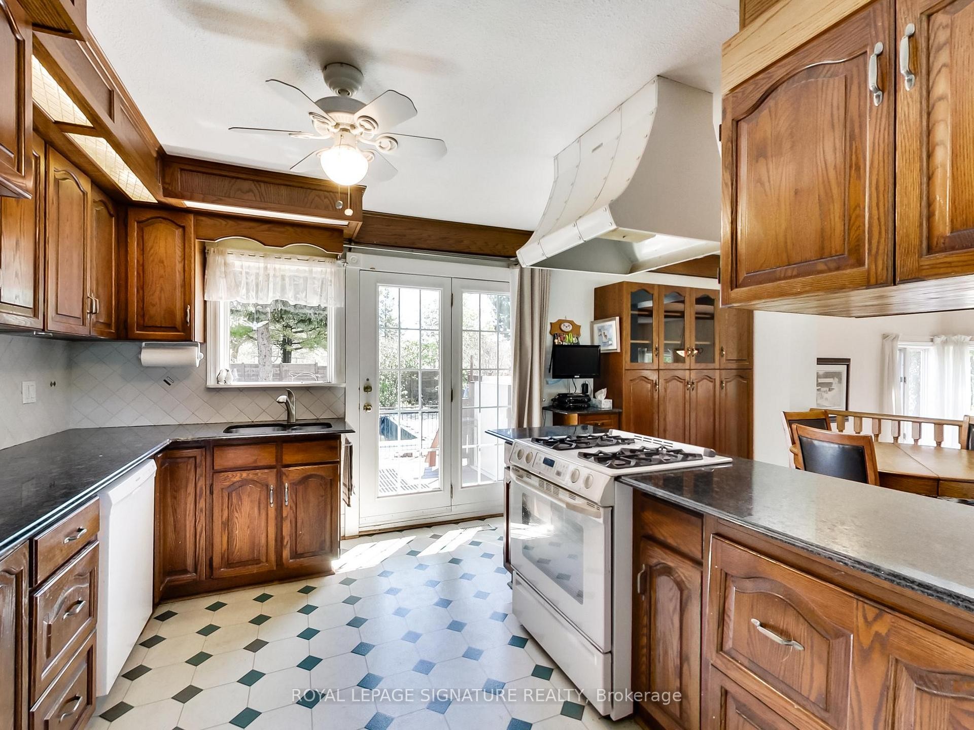 









1


Kencliff

Crescent,
Toronto,




ON
M1P 4E2

