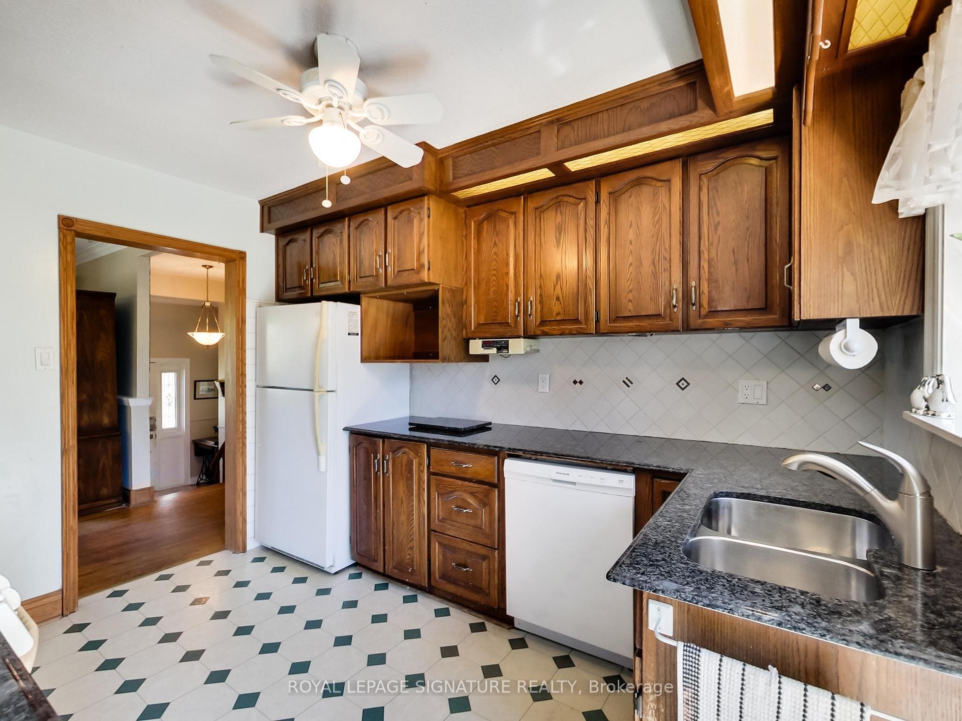 









1


Kencliff

Crescent,
Toronto,




ON
M1P 4E2

