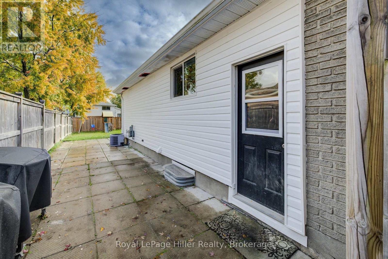 












50 WYATT STREET

,
Stratford,




Ontario
N5A7C8

