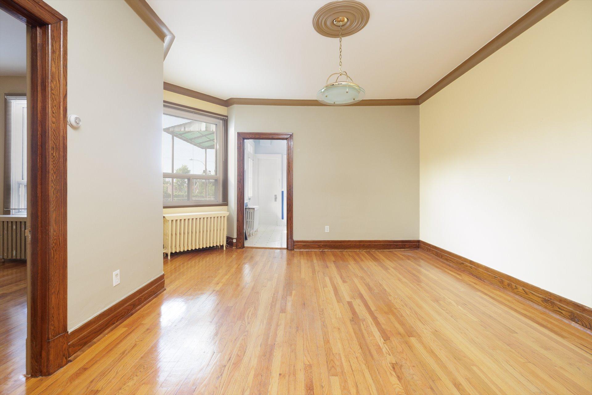 









2180

 - 2182


Av. de Melrose

,
Montréal (Côte-des-Neiges/Notre-Dame-de-Grâce),




QC
H4A2R8

