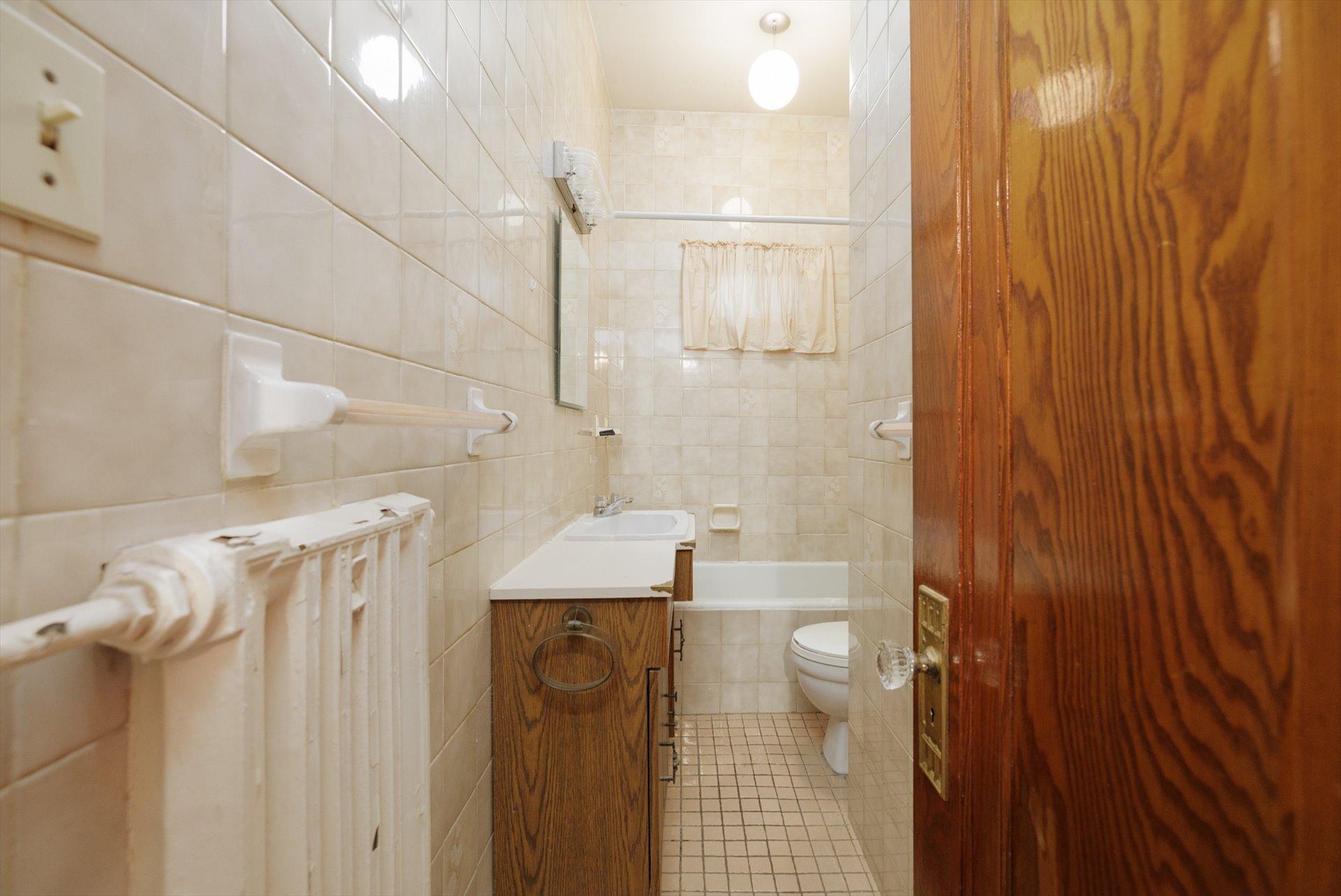 









2180

 - 2182


Av. de Melrose

,
Montréal (Côte-des-Neiges/Notre-Dame-de-Grâce),




QC
H4A2R8

