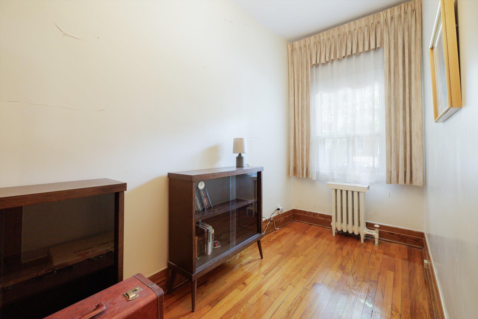 









2180

 - 2182


Av. de Melrose

,
Montréal (Côte-des-Neiges/Notre-Dame-de-Grâce),




QC
H4A2R8

