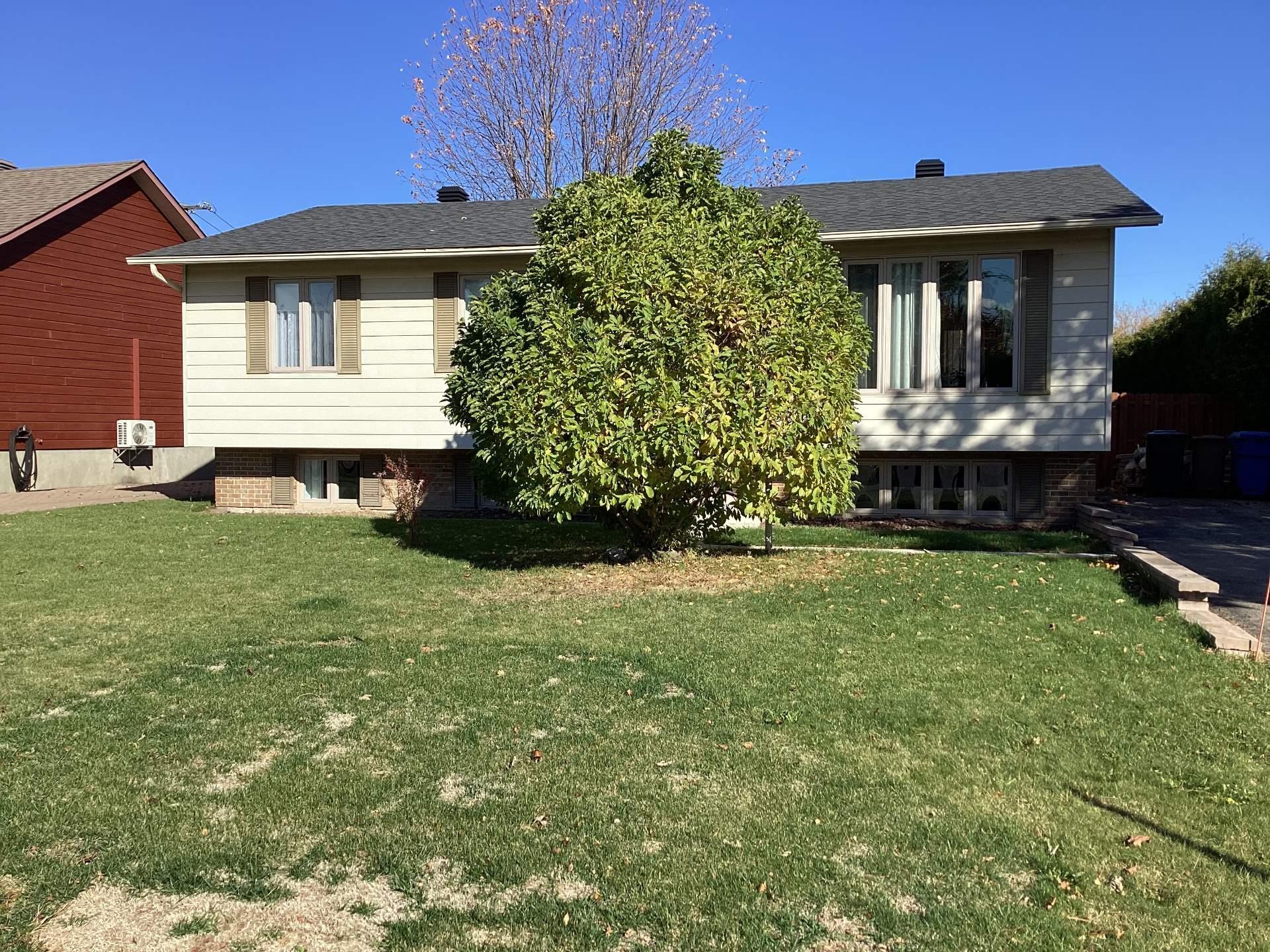 









167


5e Avenue

,
Saint-Constant,




QC
J5A1W4

