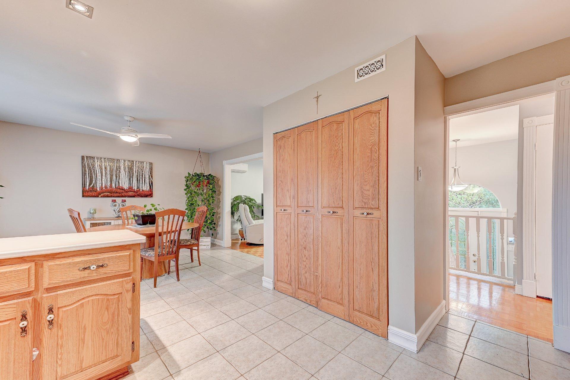 









167


5e Avenue

,
Saint-Constant,




QC
J5A1W4

