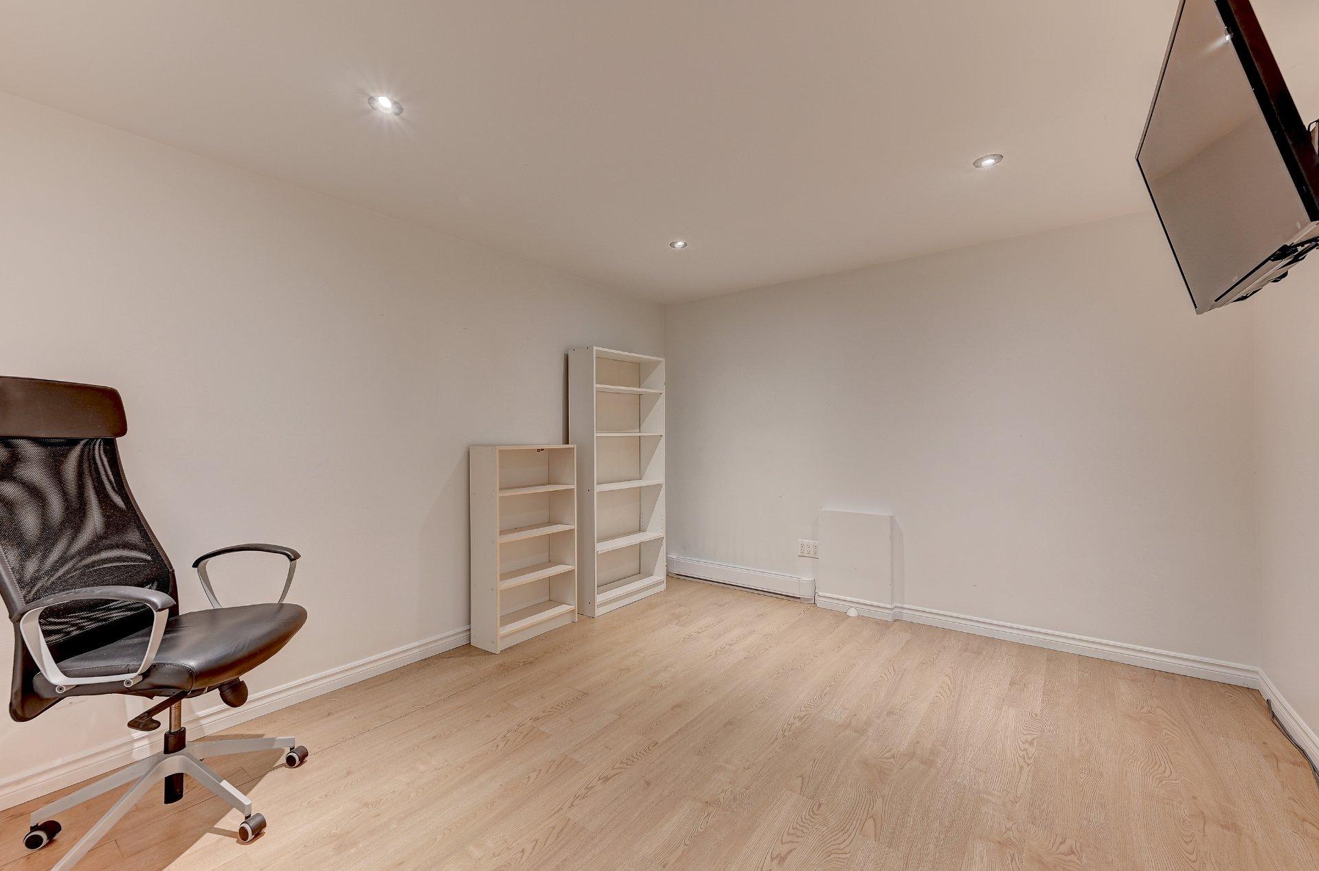 









167


5e Avenue

,
Saint-Constant,




QC
J5A1W4

