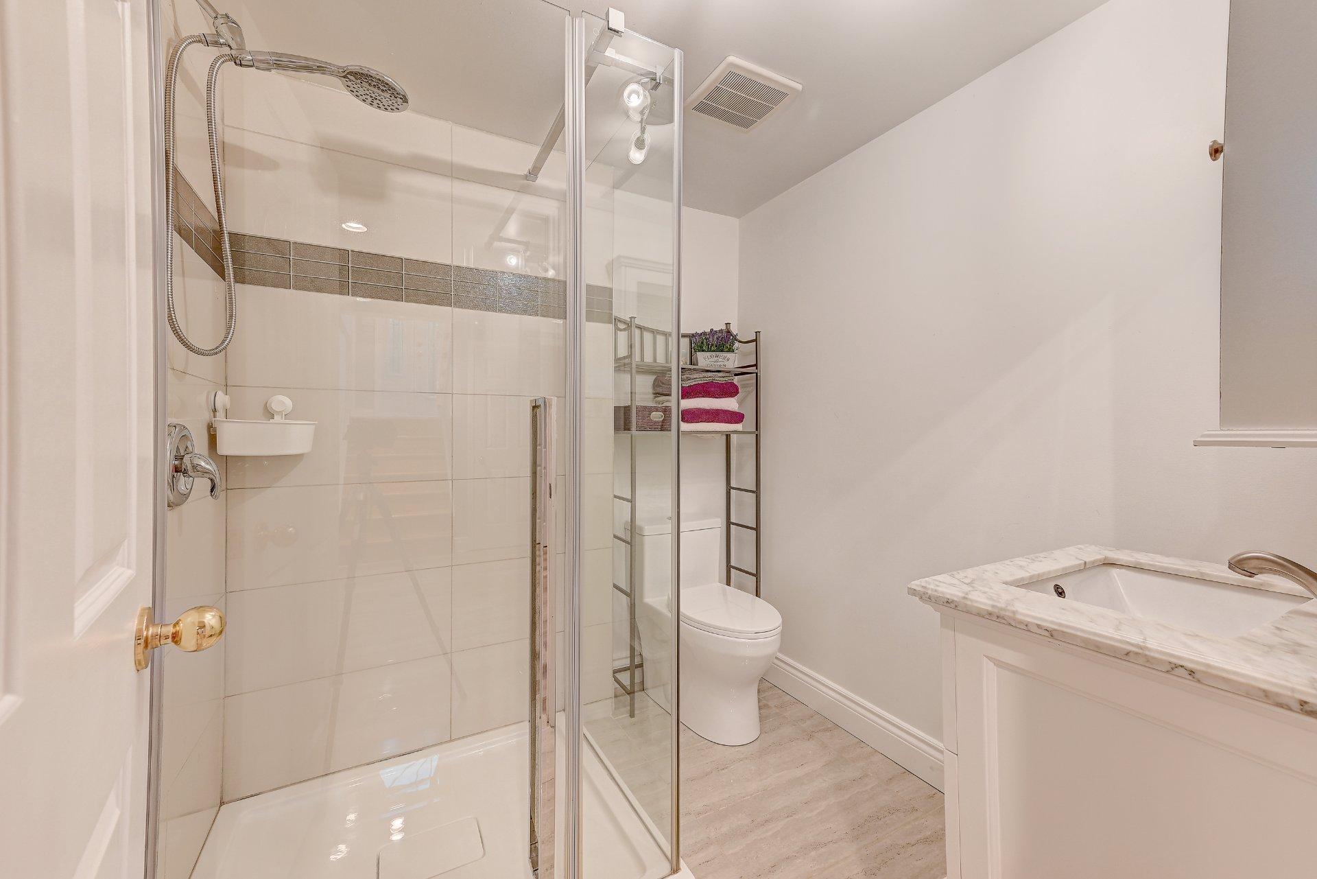 









167


5e Avenue

,
Saint-Constant,




QC
J5A1W4

