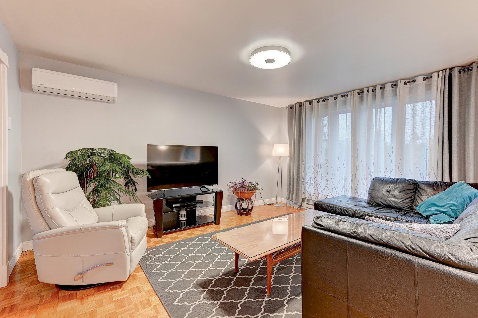 









167


5e Avenue

,
Saint-Constant,




QC
J5A1W4

