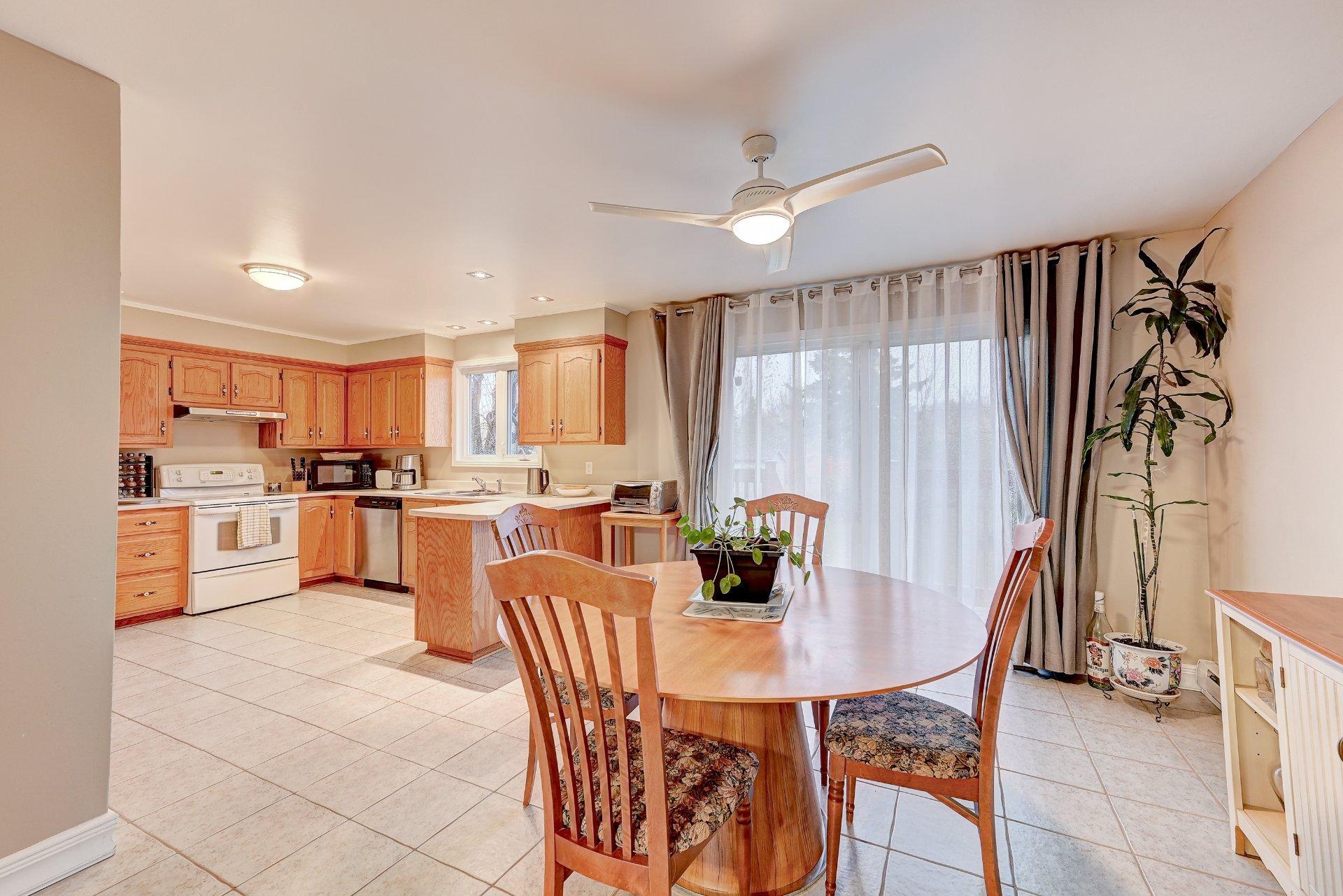 









167


5e Avenue

,
Saint-Constant,




QC
J5A1W4

