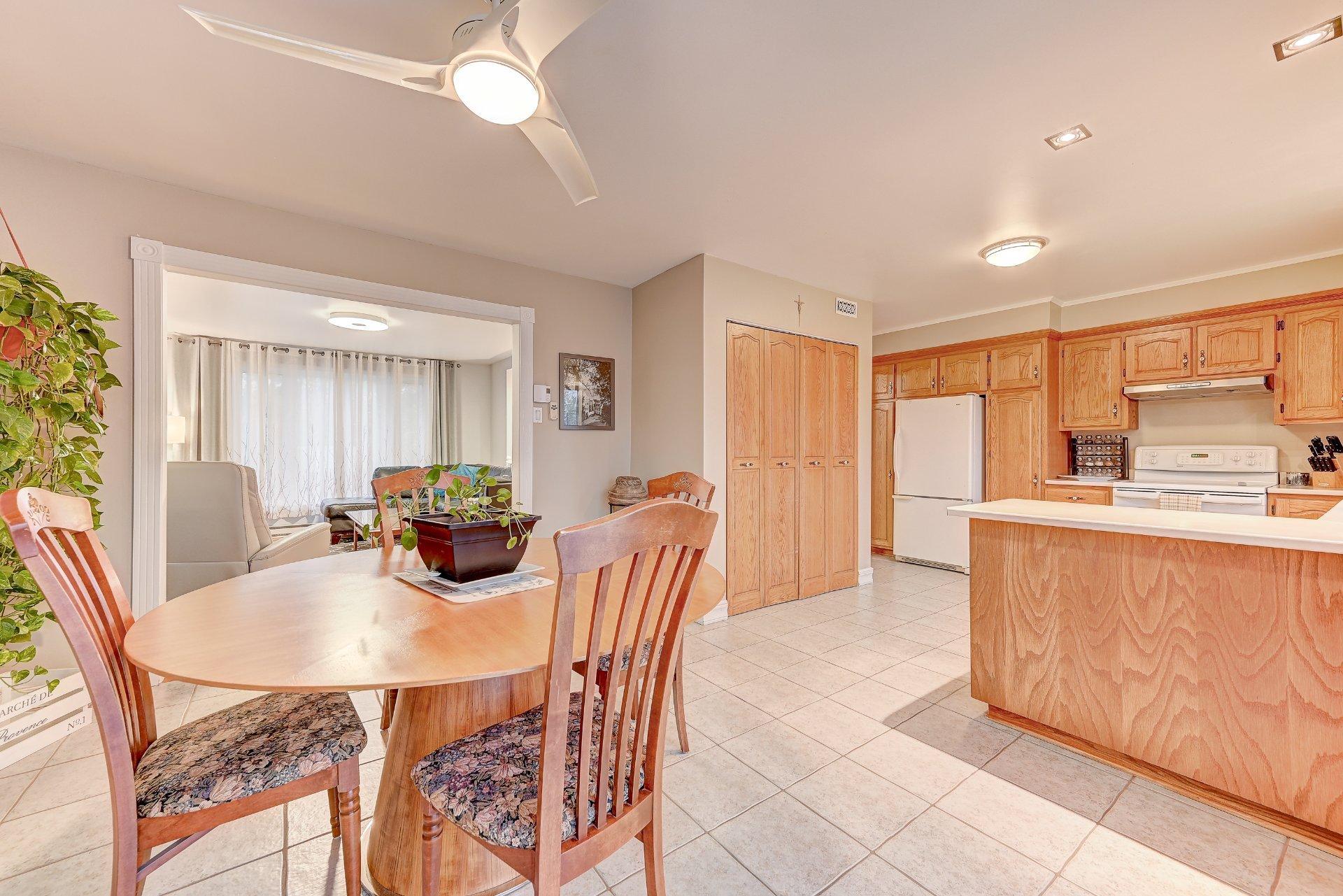 









167


5e Avenue

,
Saint-Constant,




QC
J5A1W4

