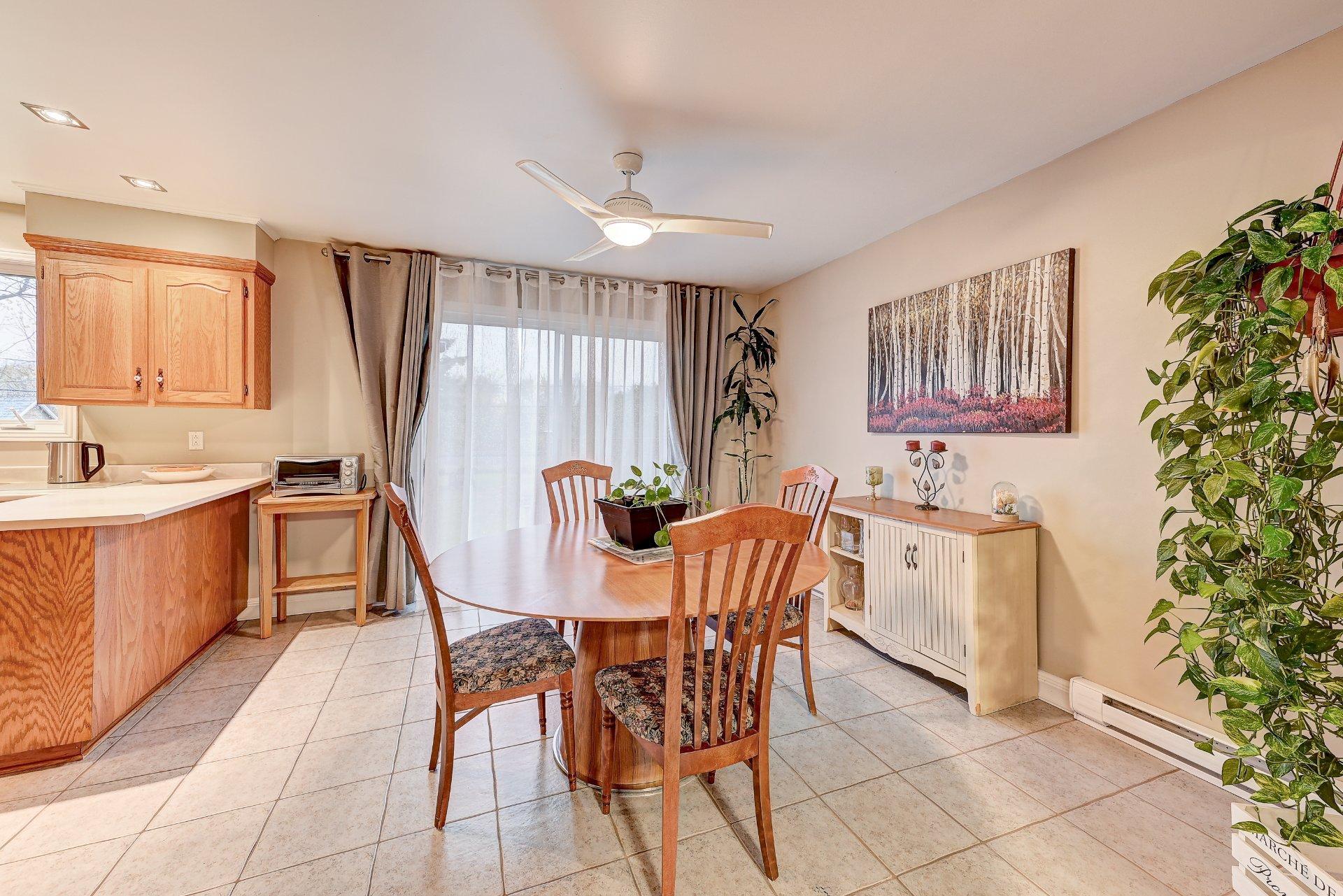 









167


5e Avenue

,
Saint-Constant,




QC
J5A1W4

