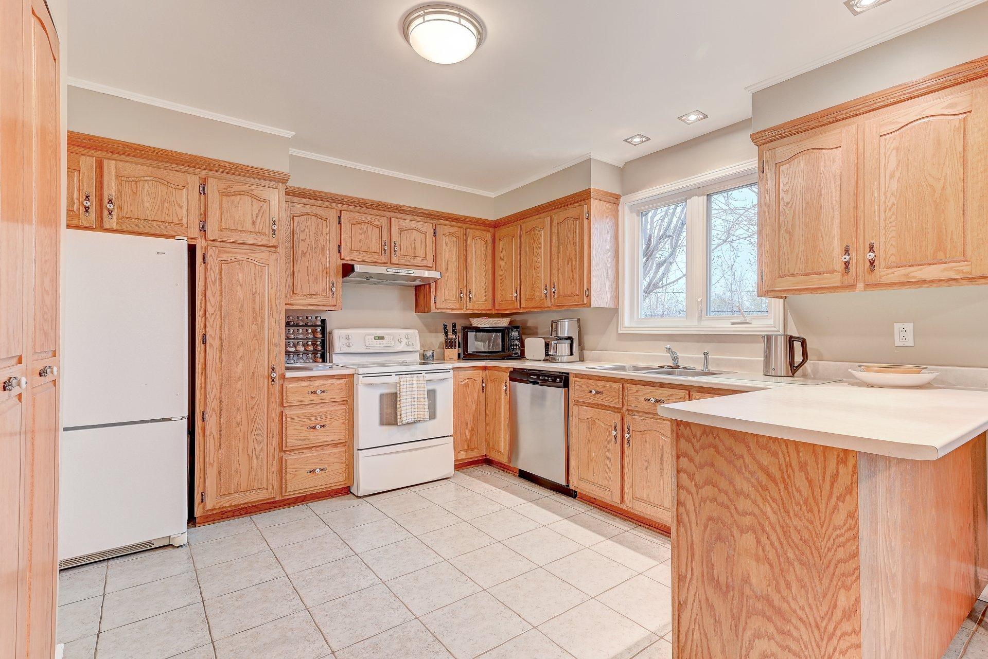 









167


5e Avenue

,
Saint-Constant,




QC
J5A1W4

