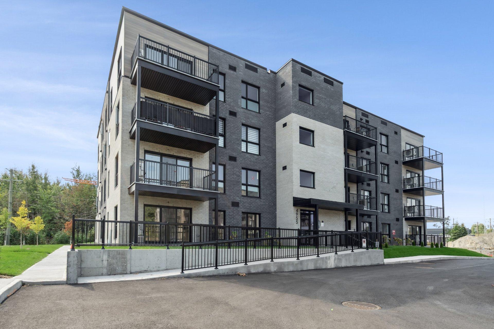 









4955


Rue des Ormes

, 2401,
Contrecoeur,




QC
J0L1C0

