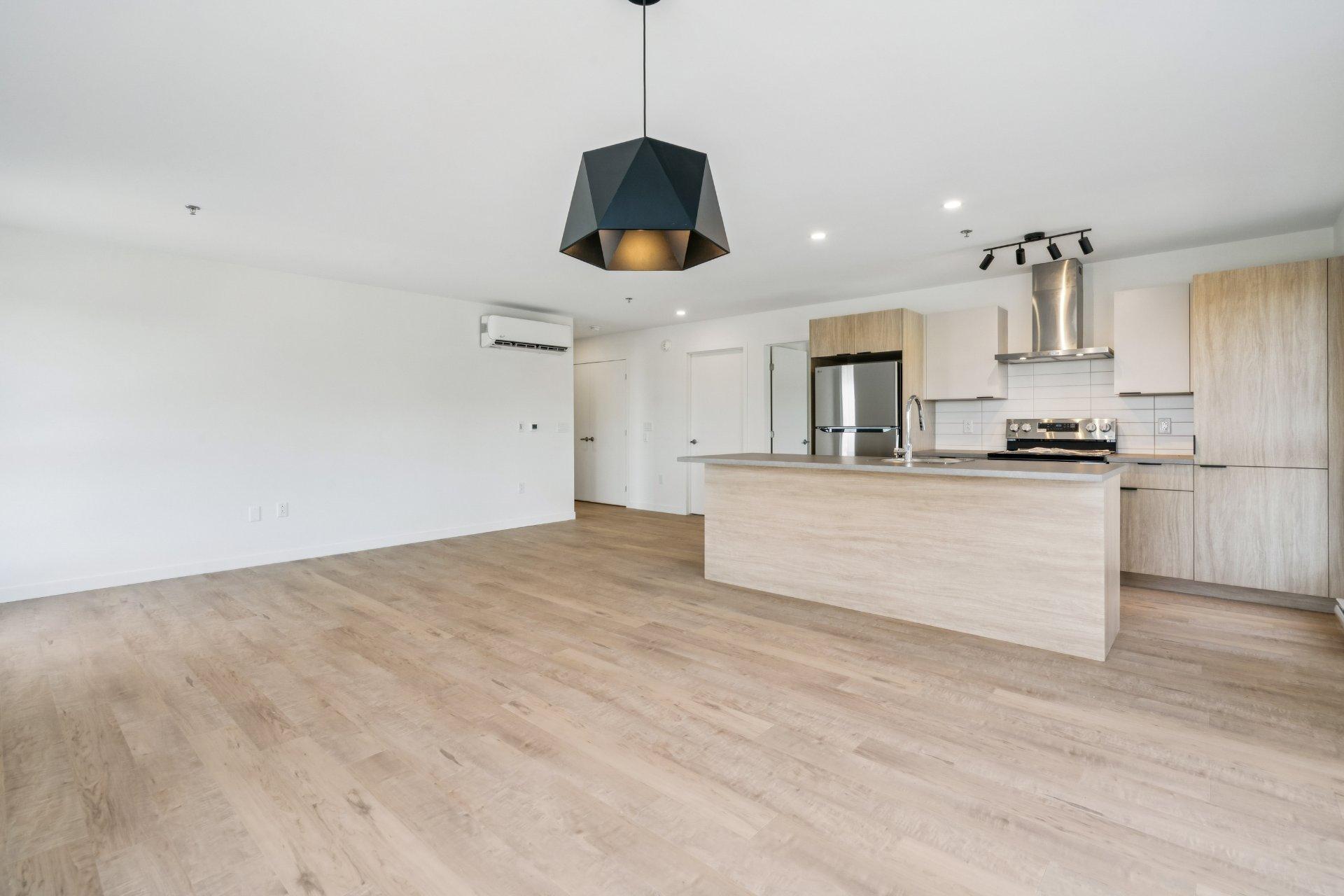 









4955


Rue des Ormes

, 2401,
Contrecoeur,




QC
J0L1C0

