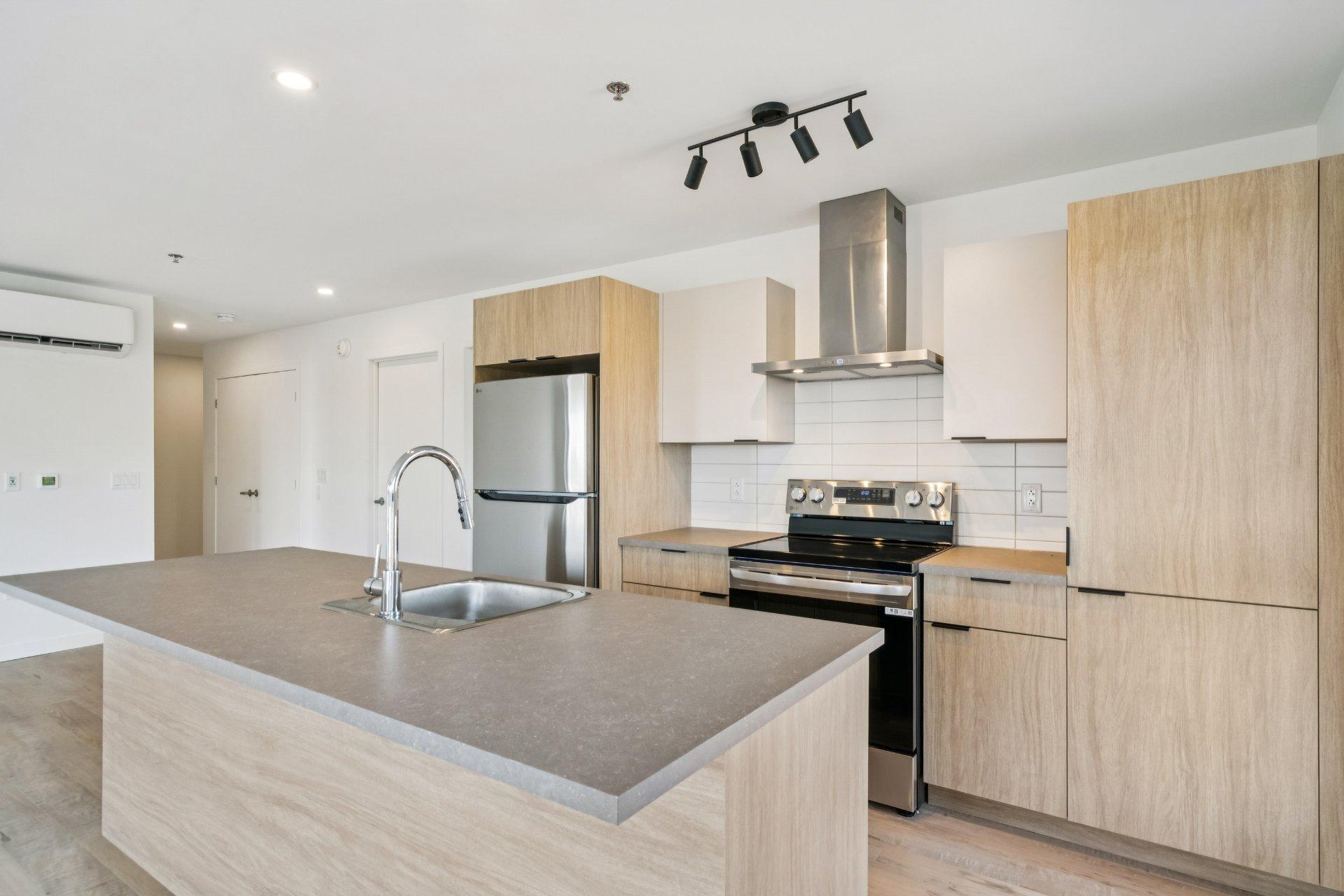 









4955


Rue des Ormes

, 2401,
Contrecoeur,




QC
J0L1C0

