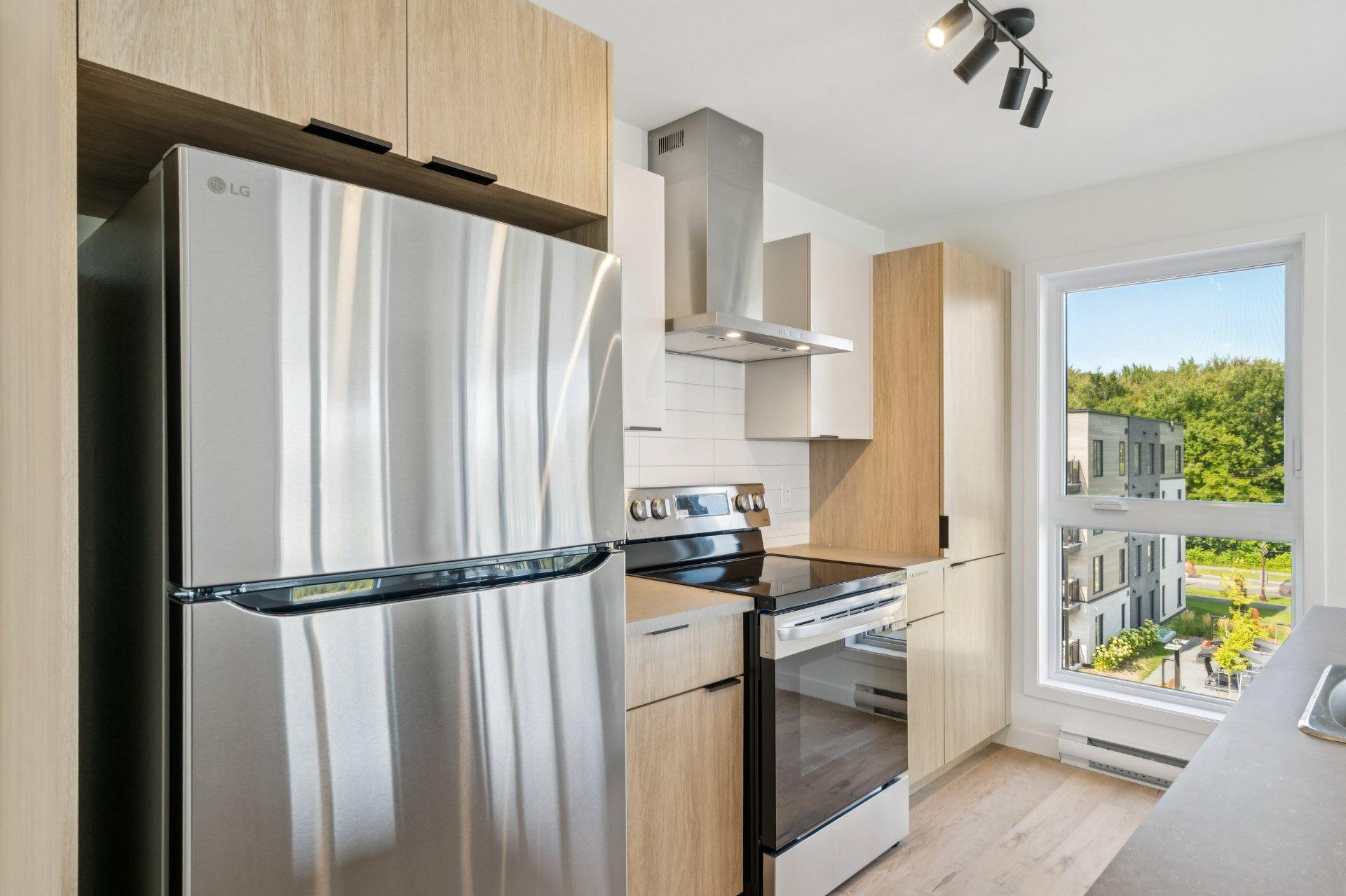 









4955


Rue des Ormes

, 2401,
Contrecoeur,




QC
J0L1C0

