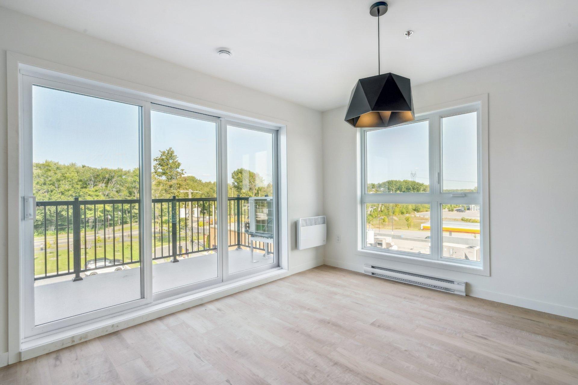 









4955


Rue des Ormes

, 2401,
Contrecoeur,




QC
J0L1C0

