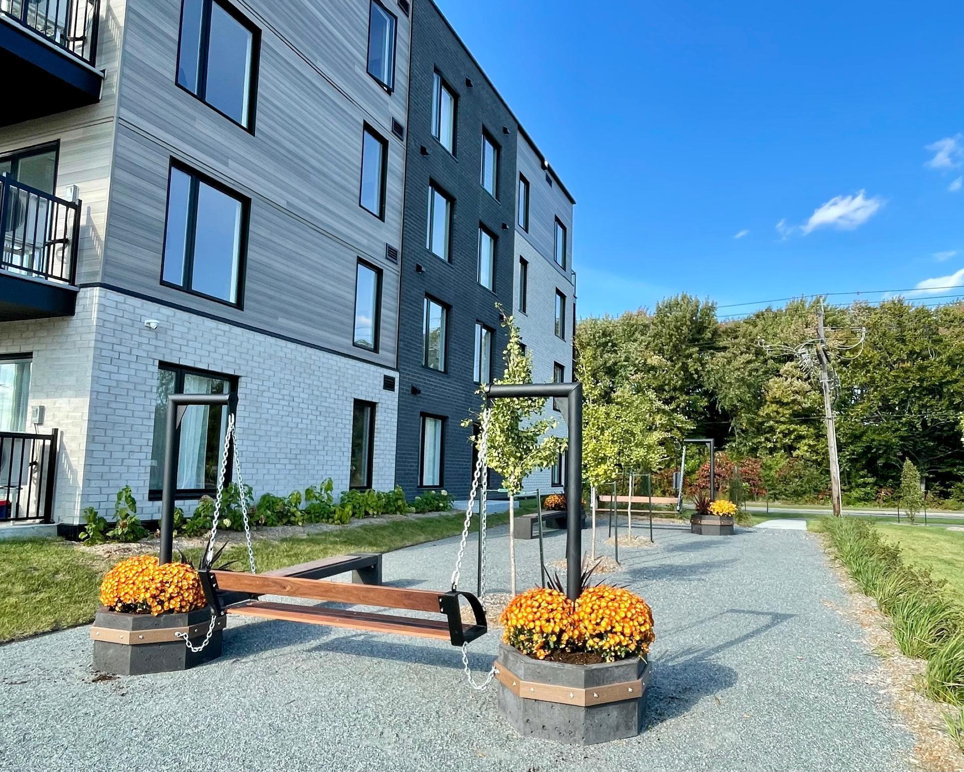 









4955


Rue des Ormes

, 2401,
Contrecoeur,




QC
J0L1C0

