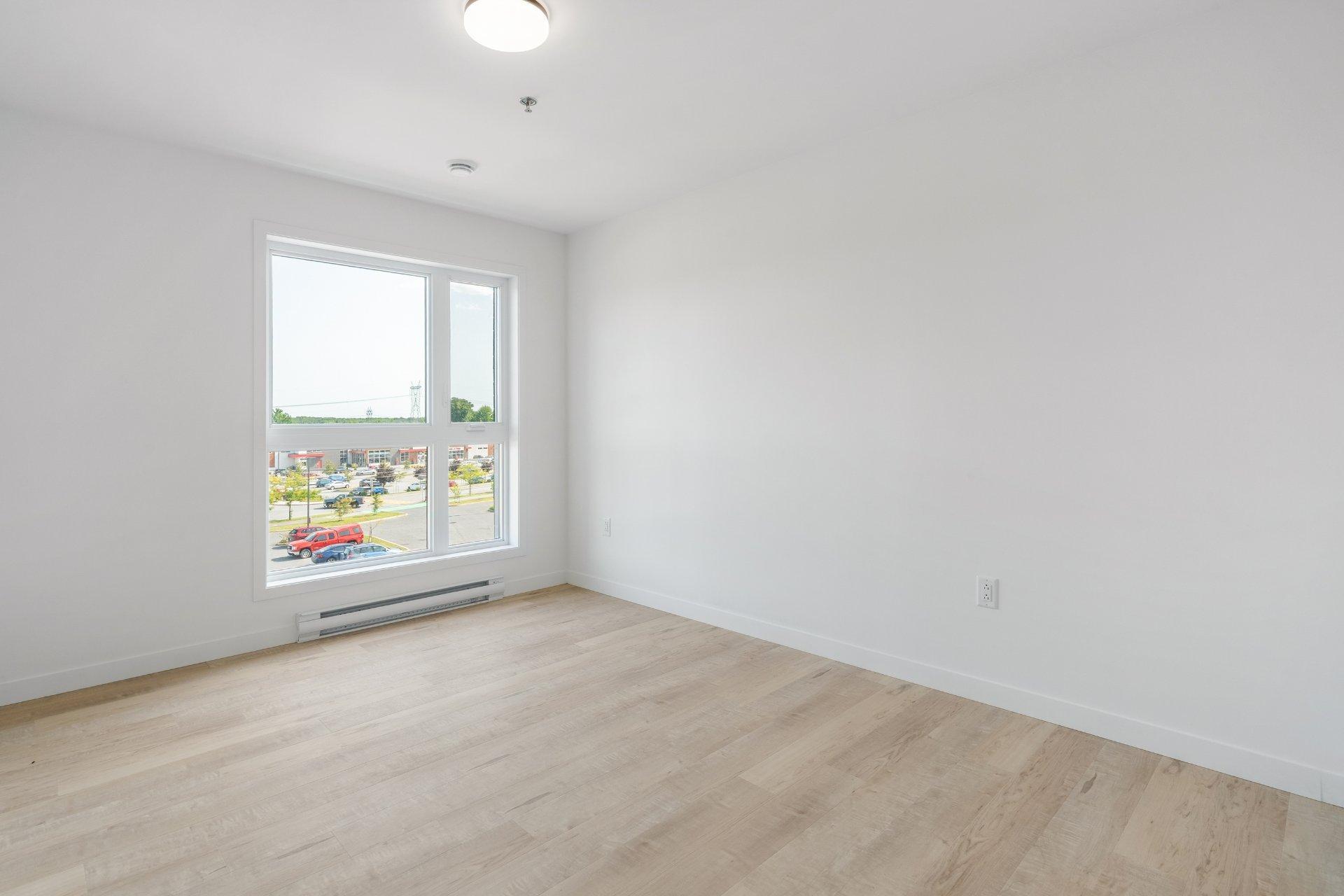 









4955


Rue des Ormes

, 2401,
Contrecoeur,




QC
J0L1C0

