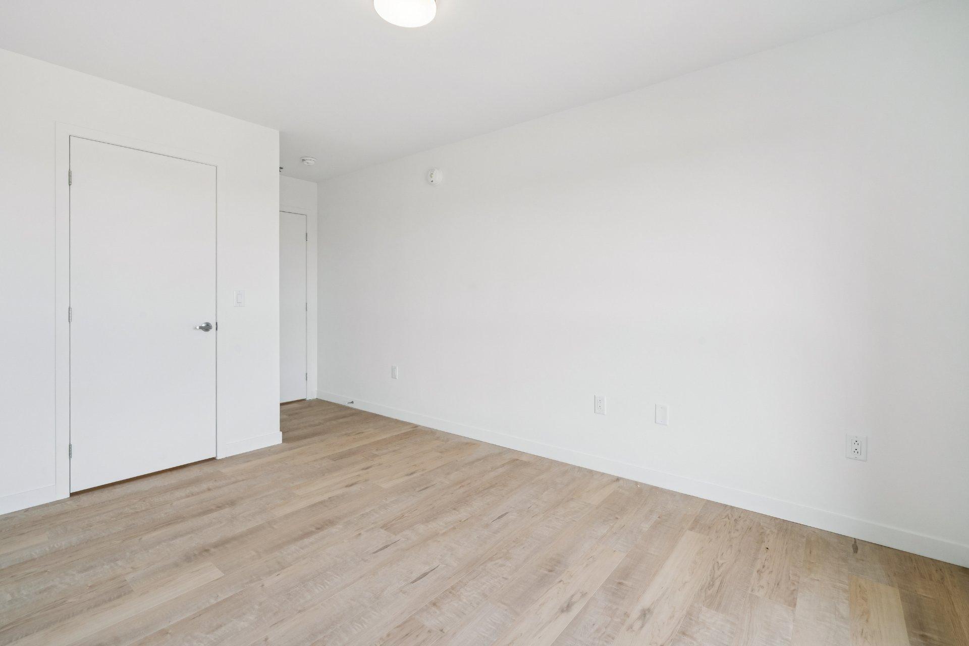 









4955


Rue des Ormes

, 2401,
Contrecoeur,




QC
J0L1C0

