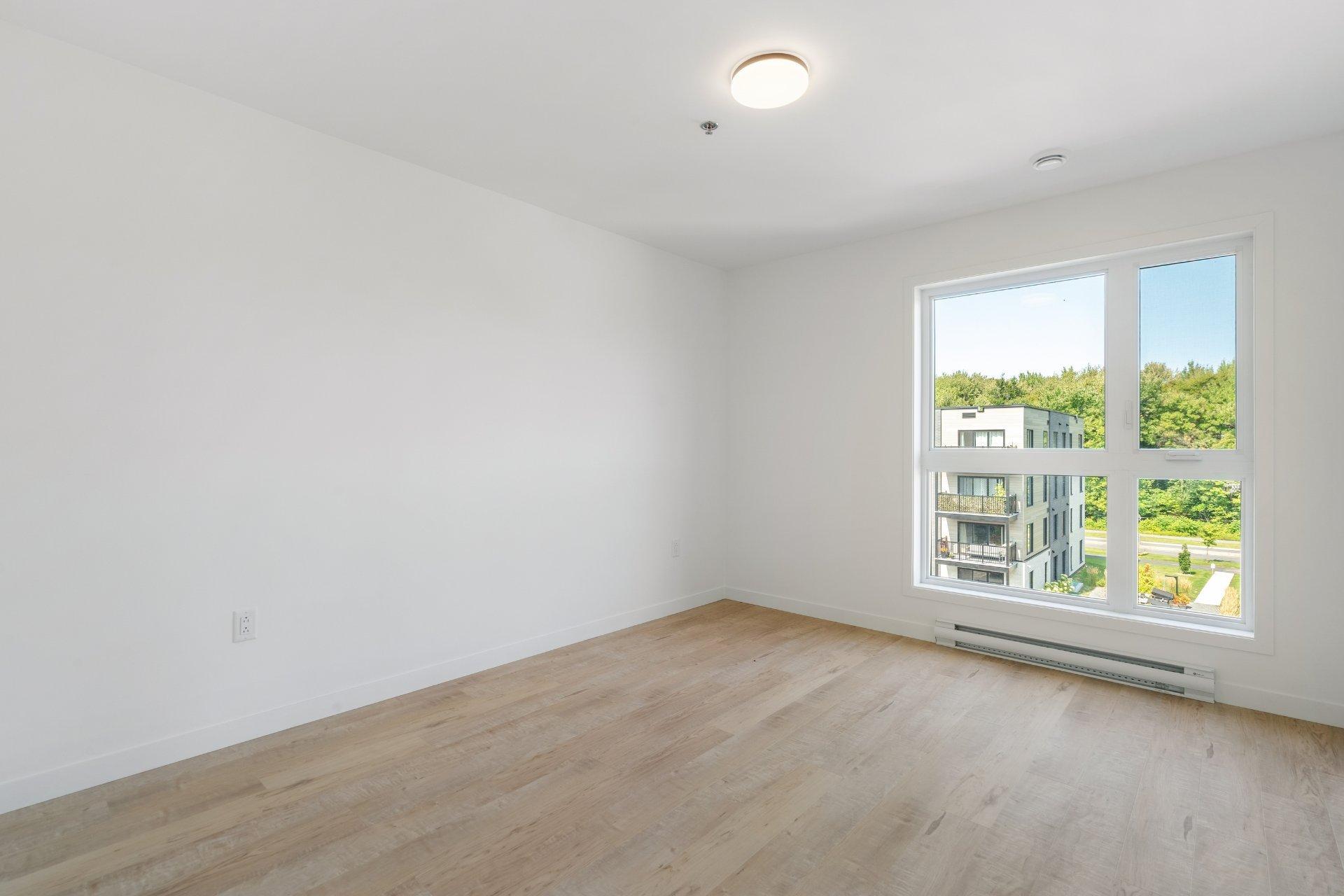 









4955


Rue des Ormes

, 2401,
Contrecoeur,




QC
J0L1C0

