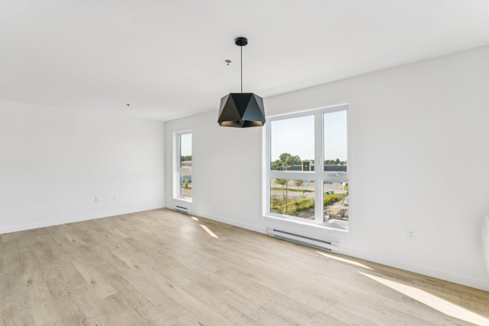 









4955


Rue des Ormes

, 2405,
Contrecoeur,




QC
J0L1C0

