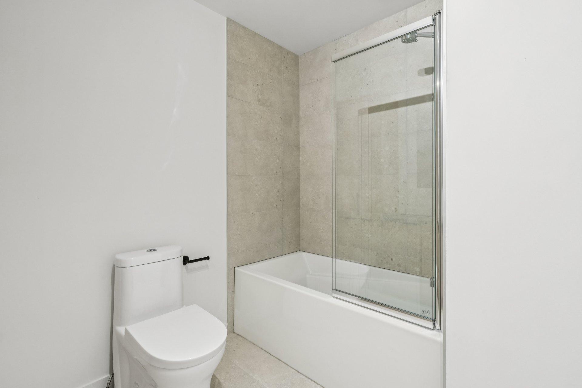 









4955


Rue des Ormes

, 2405,
Contrecoeur,




QC
J0L1C0

