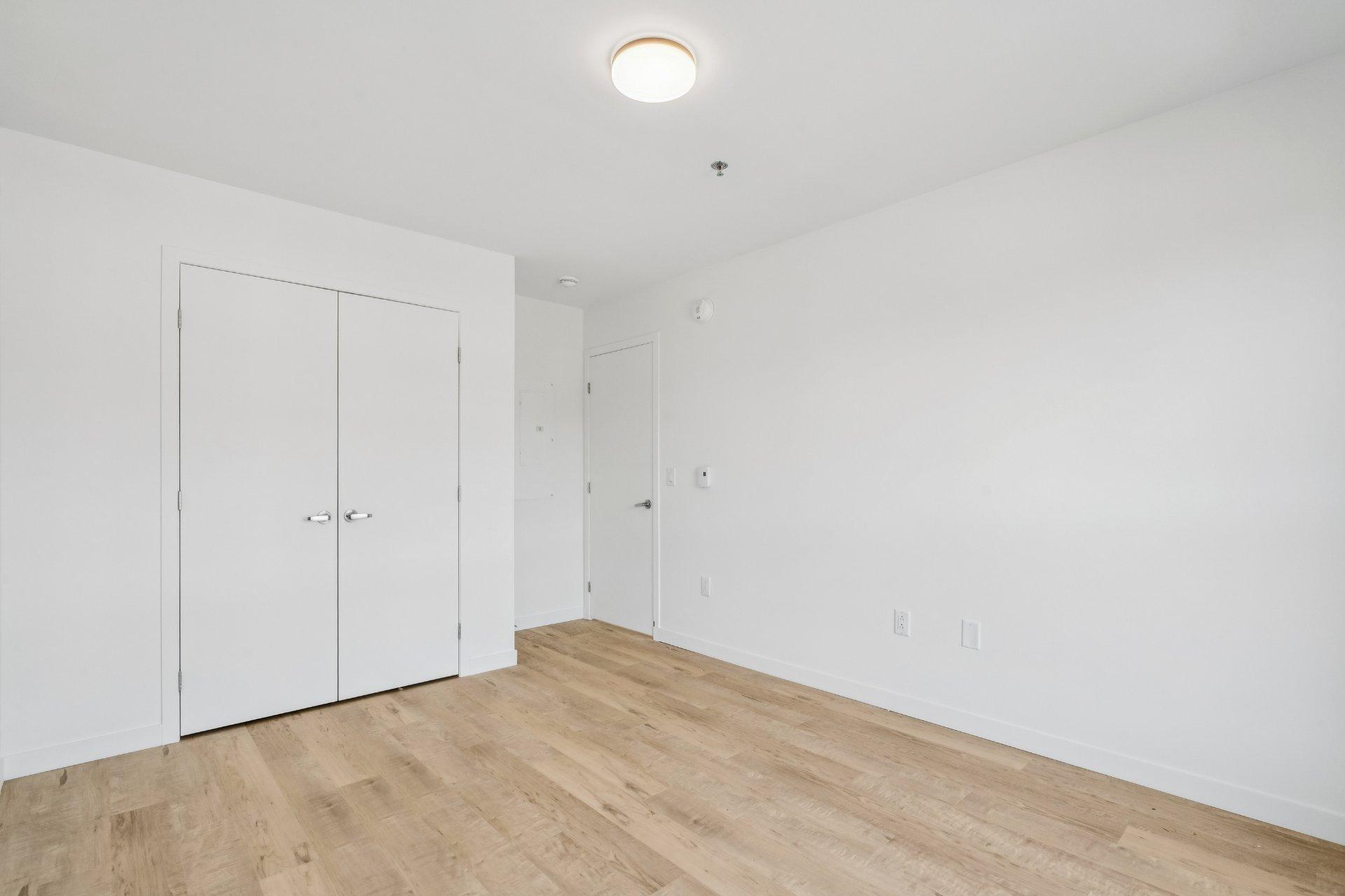 









4955


Rue des Ormes

, 2405,
Contrecoeur,




QC
J0L1C0

