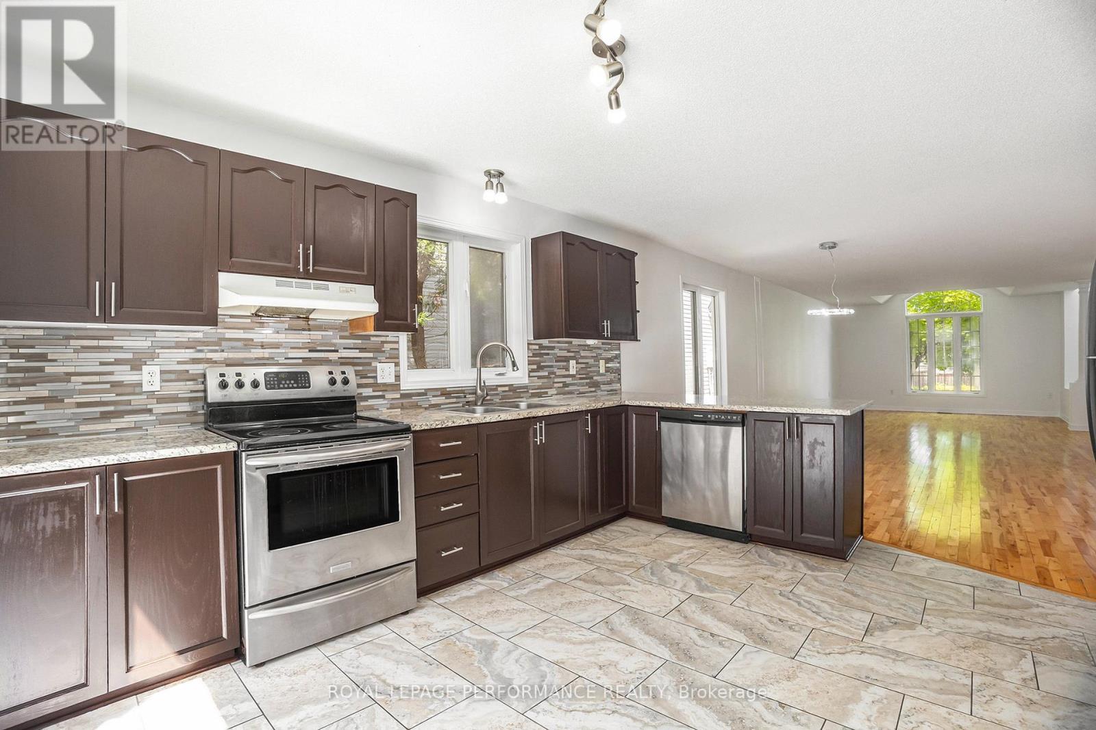 












129 BEAUMONT AVENUE

,
Clarence-Rockland,




Ontario
K4K1R7

