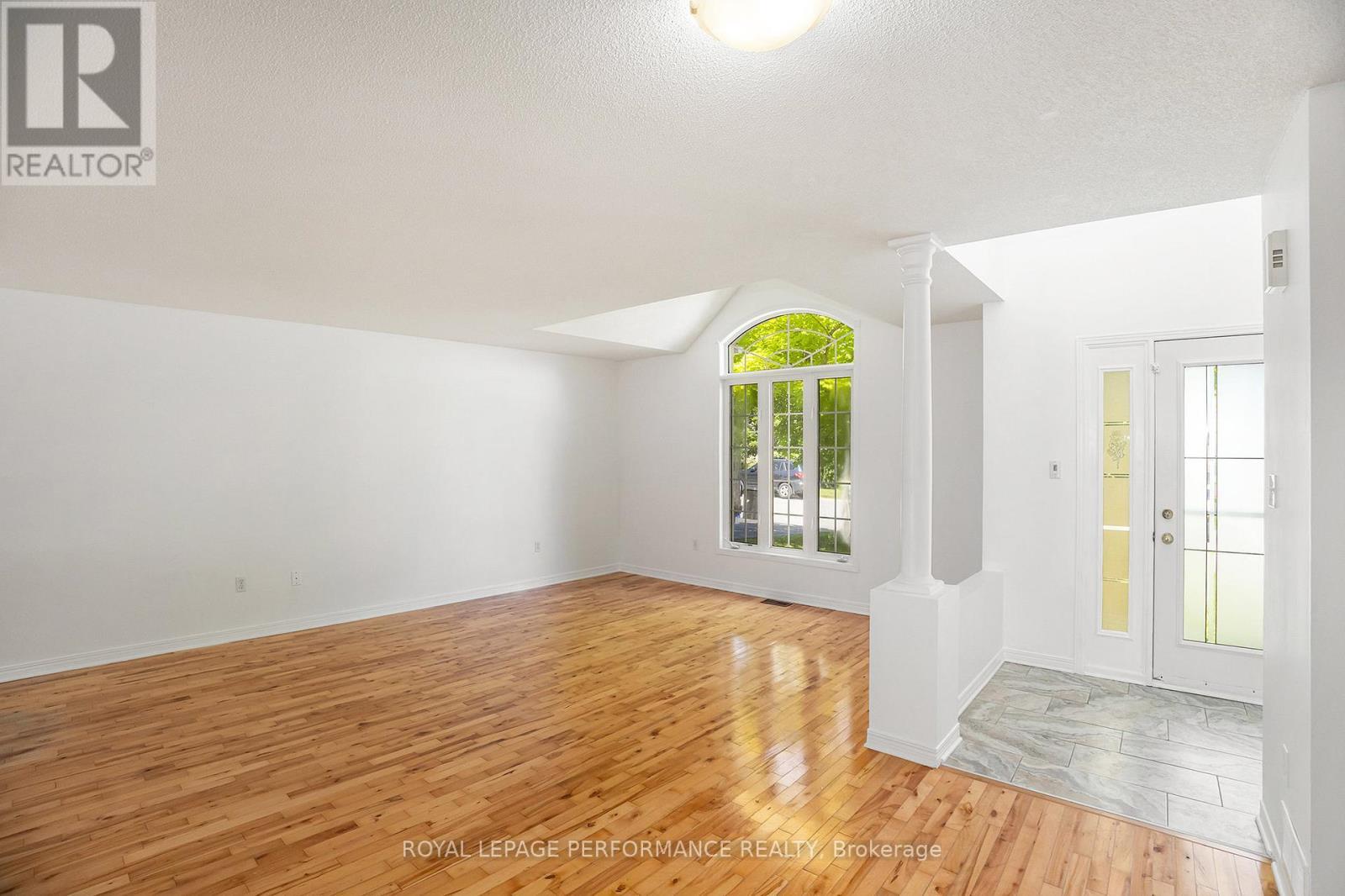 












129 BEAUMONT AVENUE

,
Clarence-Rockland,




Ontario
K4K1R7

