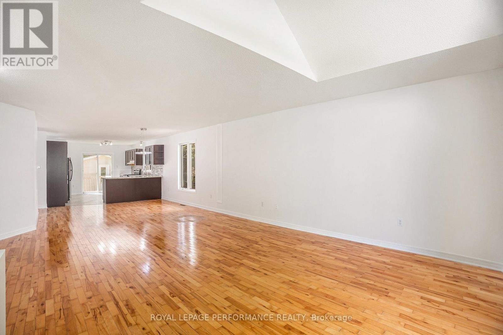 












129 BEAUMONT AVENUE

,
Clarence-Rockland,




Ontario
K4K1R7

