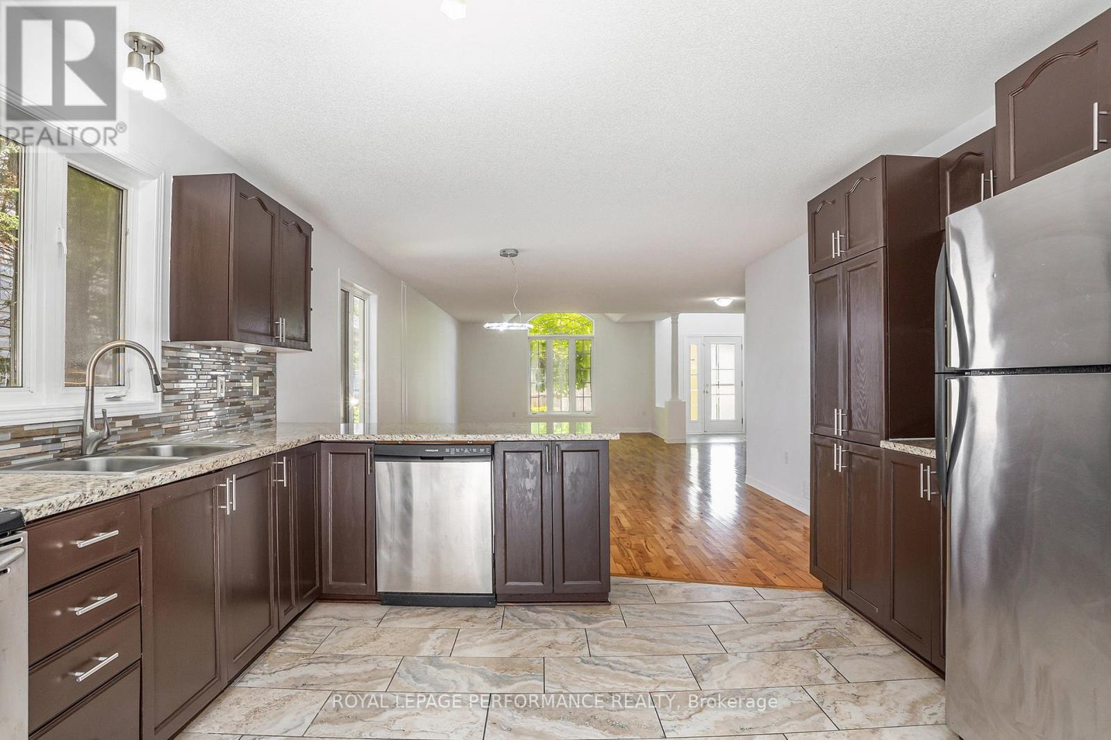 












129 BEAUMONT AVENUE

,
Clarence-Rockland,




Ontario
K4K1R7

