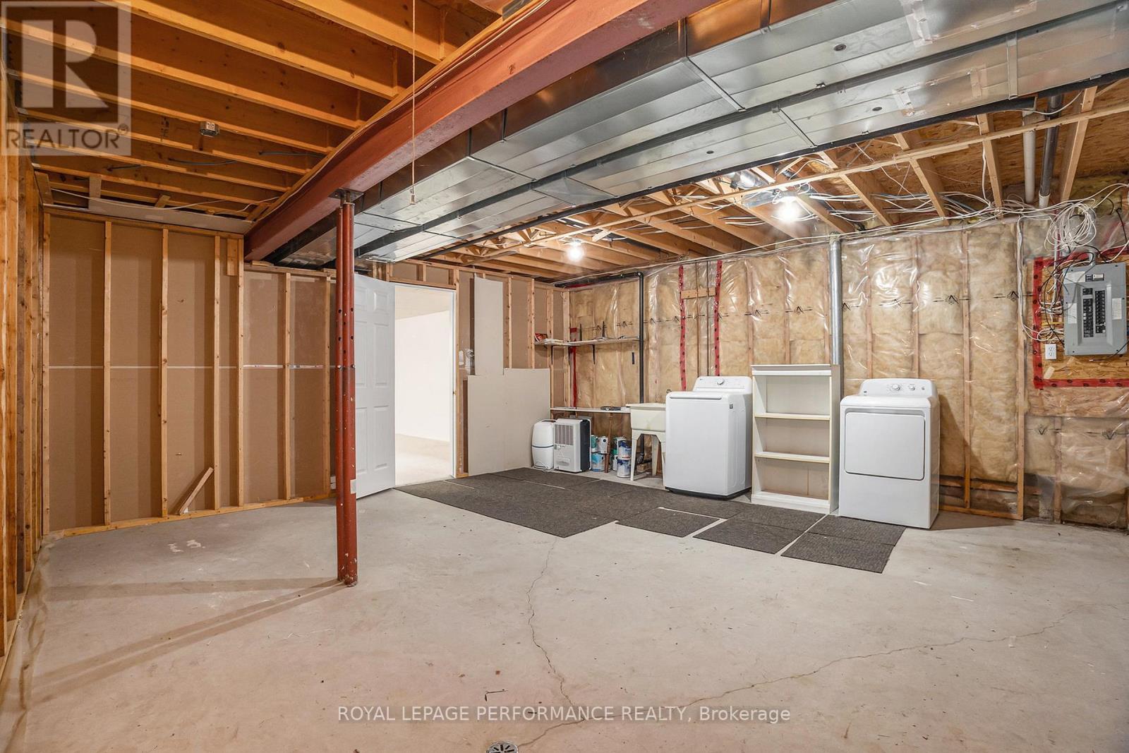 












129 BEAUMONT AVENUE

,
Clarence-Rockland,




Ontario
K4K1R7

