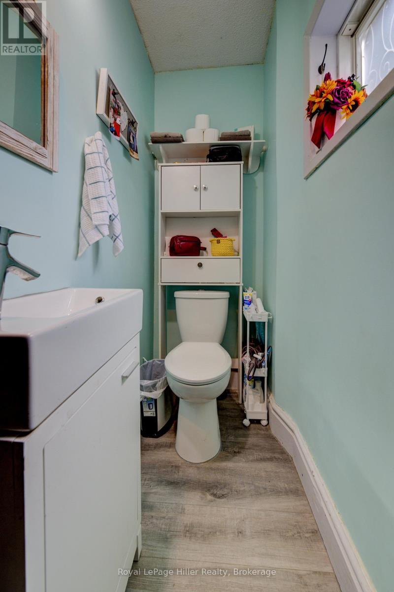 












104 TRINITY STREET

,
Stratford,




Ontario
N5A4P6

