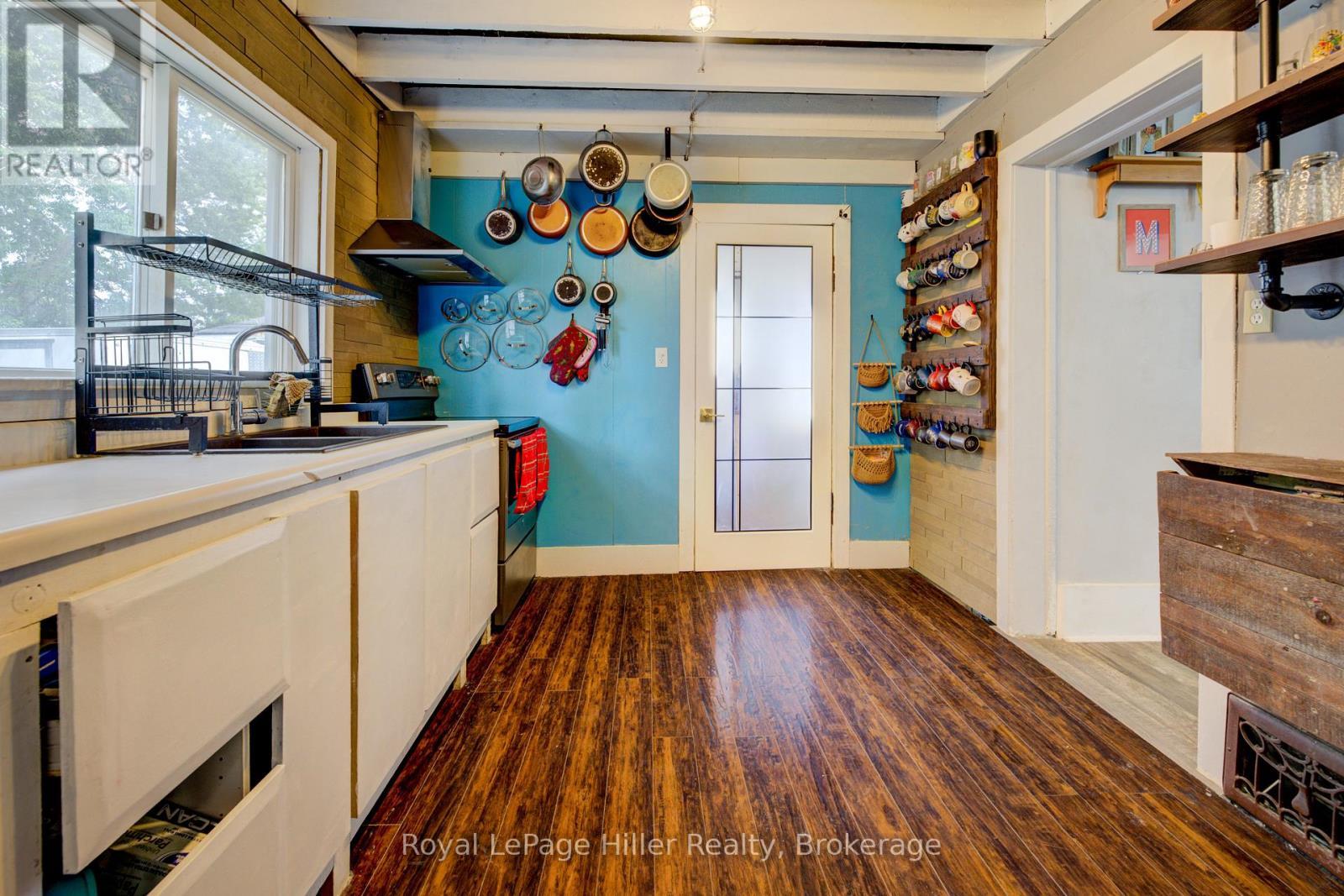 












104 TRINITY STREET

,
Stratford,




Ontario
N5A4P6

