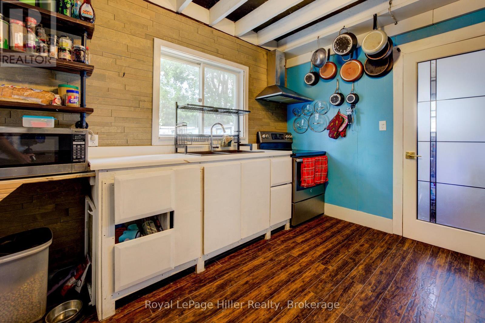 












104 TRINITY STREET

,
Stratford,




Ontario
N5A4P6

