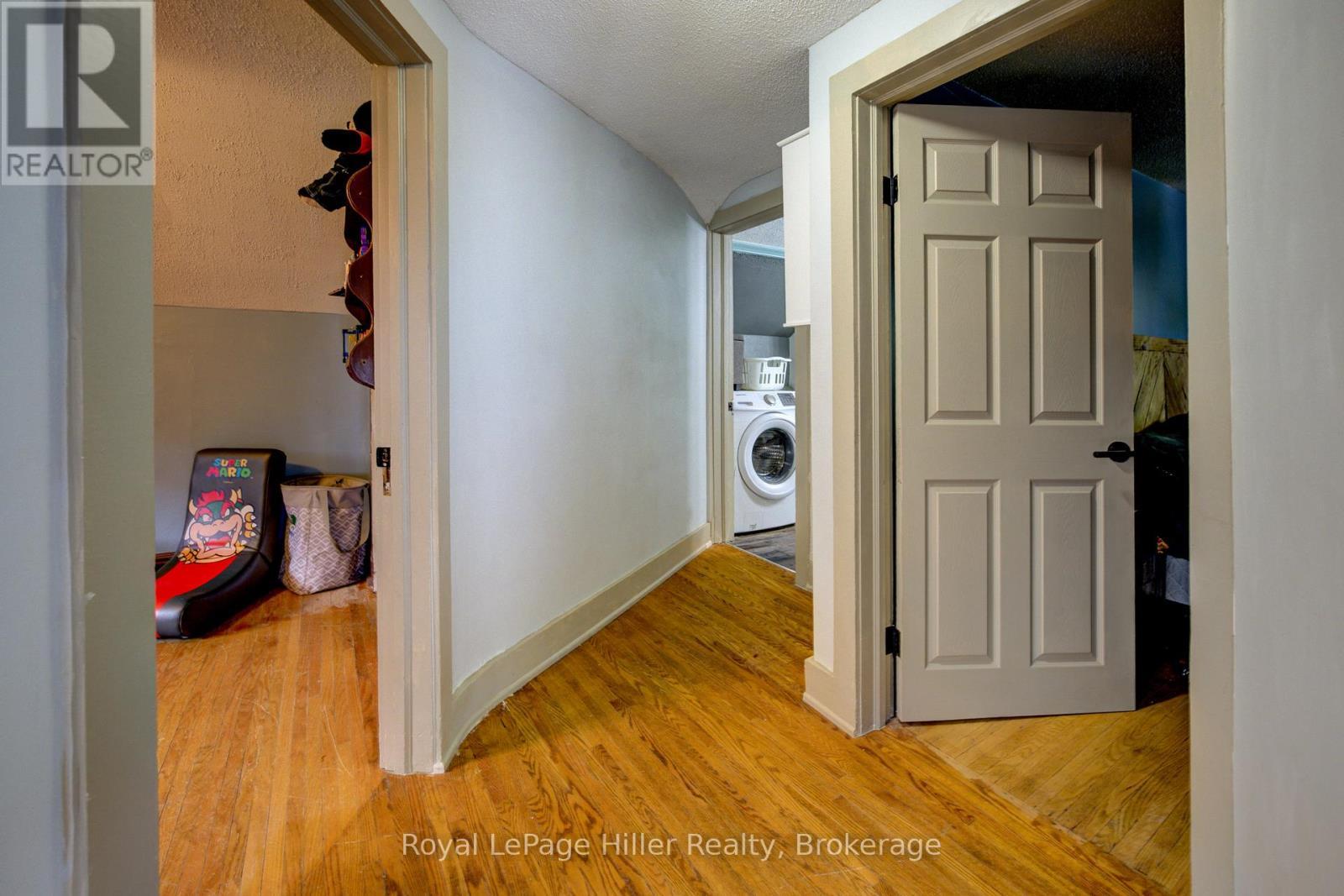 












104 TRINITY STREET

,
Stratford,




Ontario
N5A4P6

