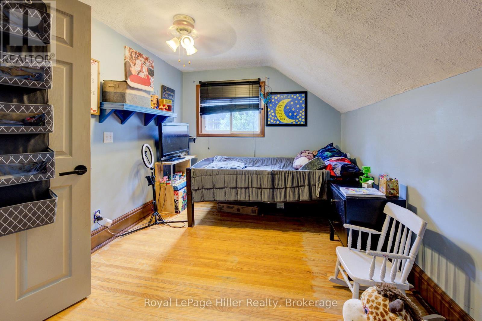 












104 TRINITY STREET

,
Stratford,




Ontario
N5A4P6

