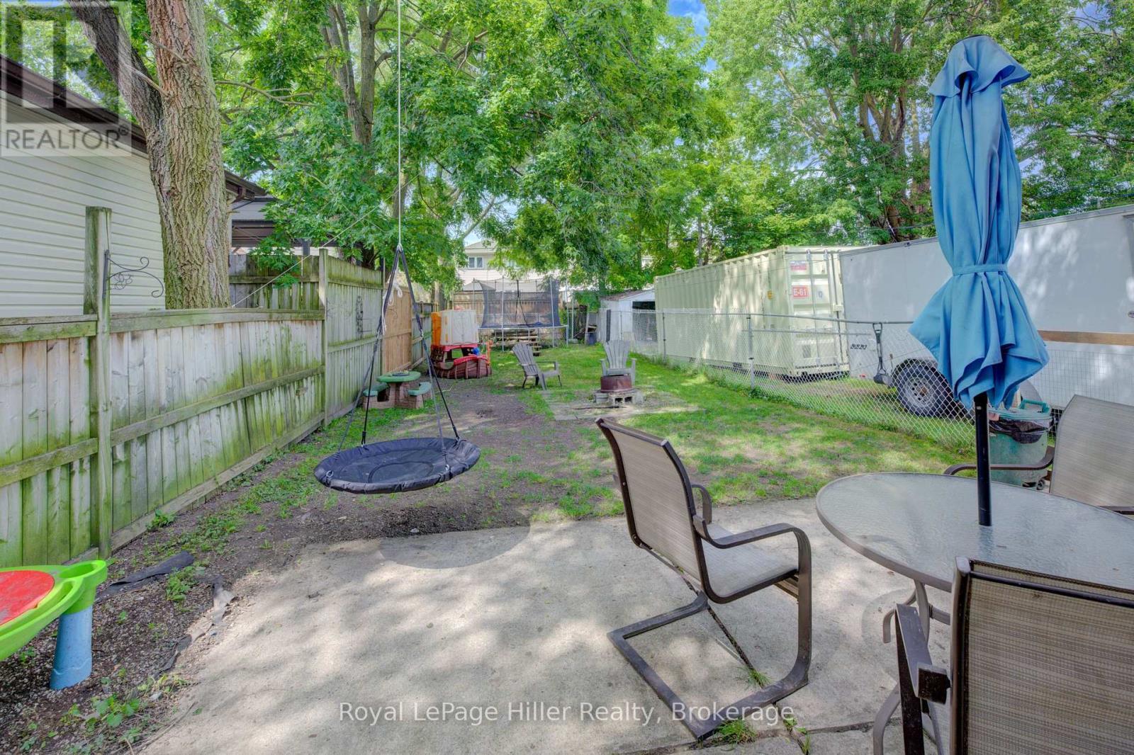 












104 TRINITY STREET

,
Stratford,




Ontario
N5A4P6

