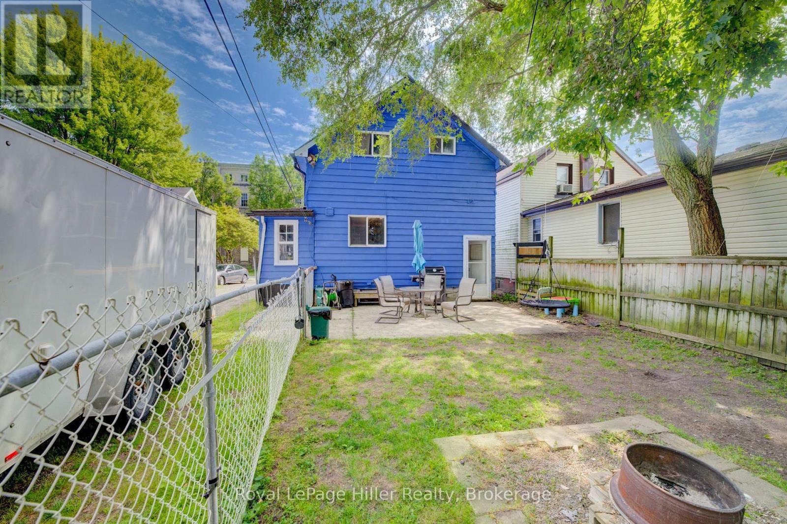 












104 TRINITY STREET

,
Stratford,




Ontario
N5A4P6

