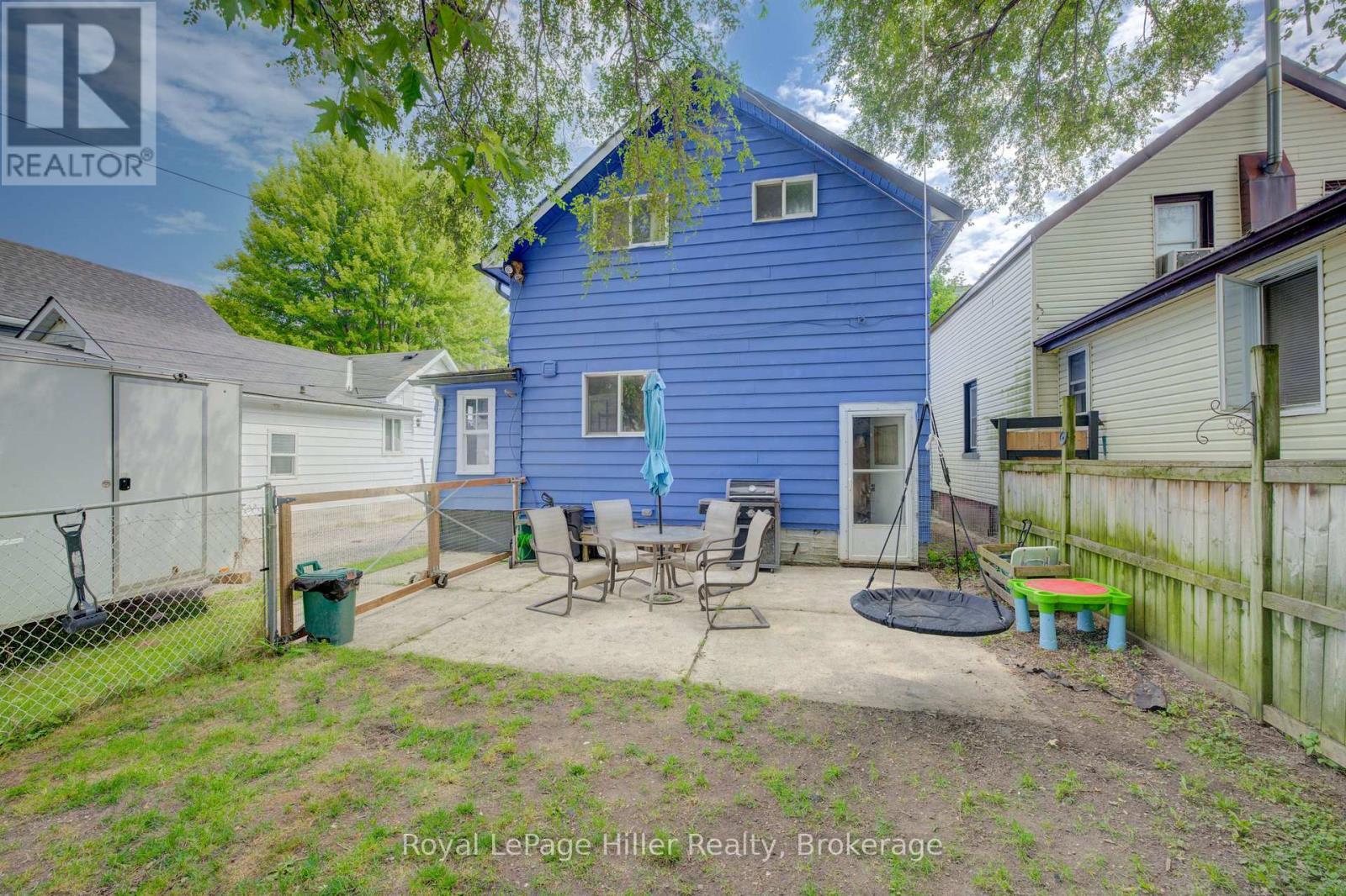 












104 TRINITY STREET

,
Stratford,




Ontario
N5A4P6

