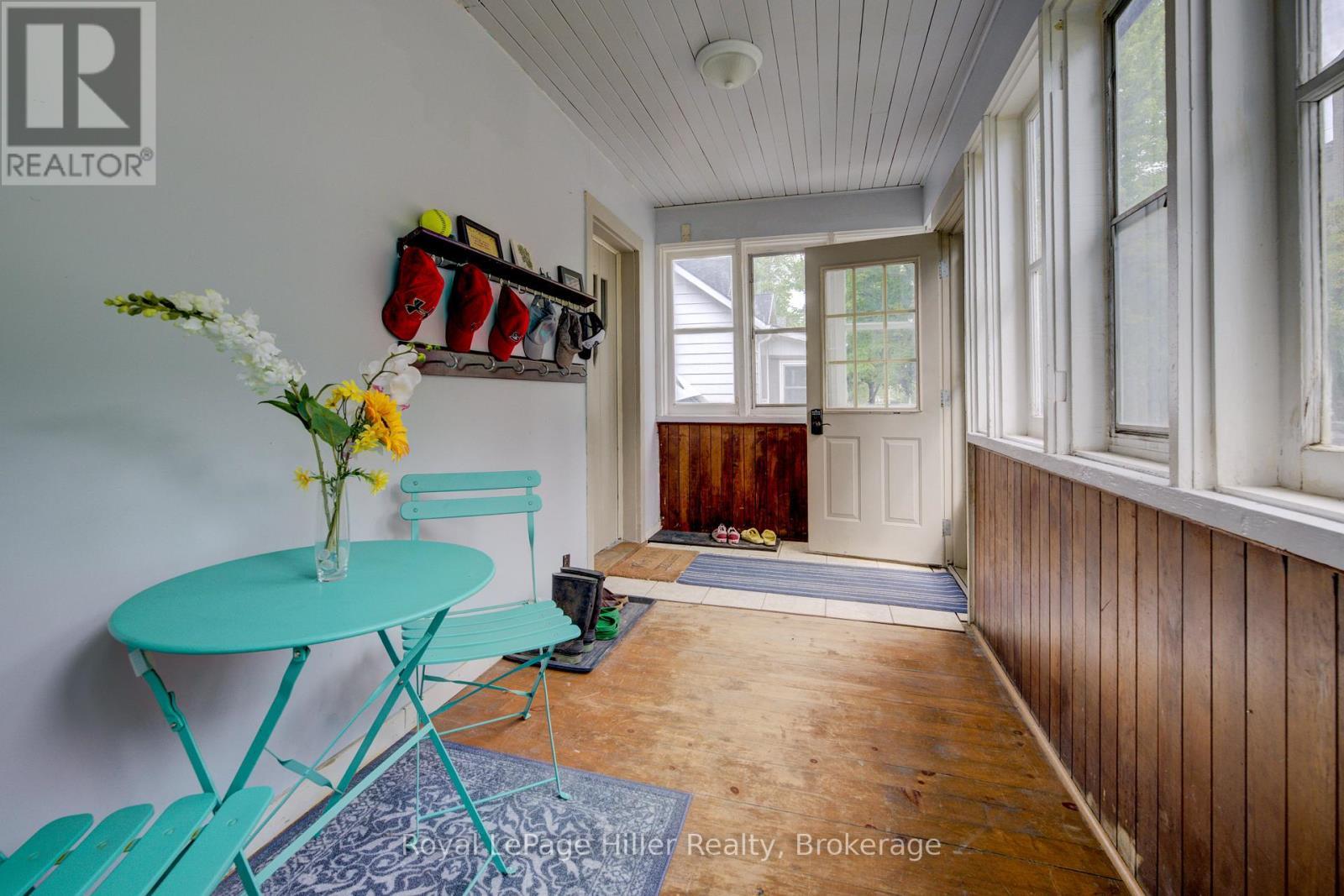 












104 TRINITY STREET

,
Stratford,




Ontario
N5A4P6

