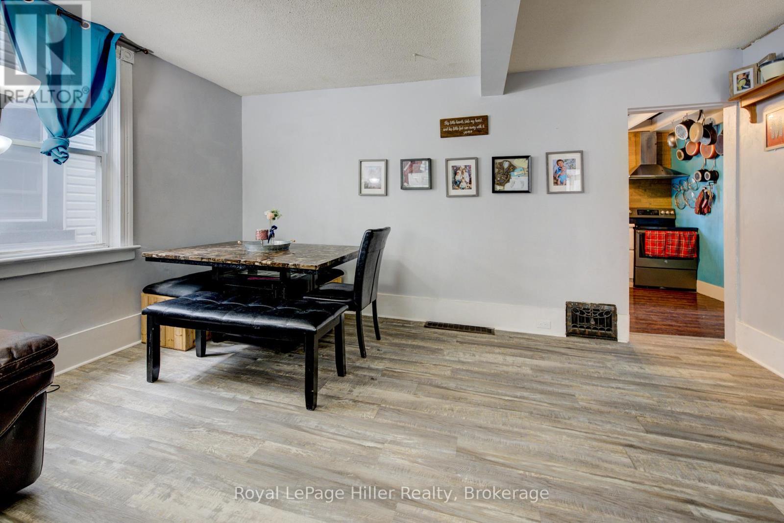 












104 TRINITY STREET

,
Stratford,




Ontario
N5A4P6

