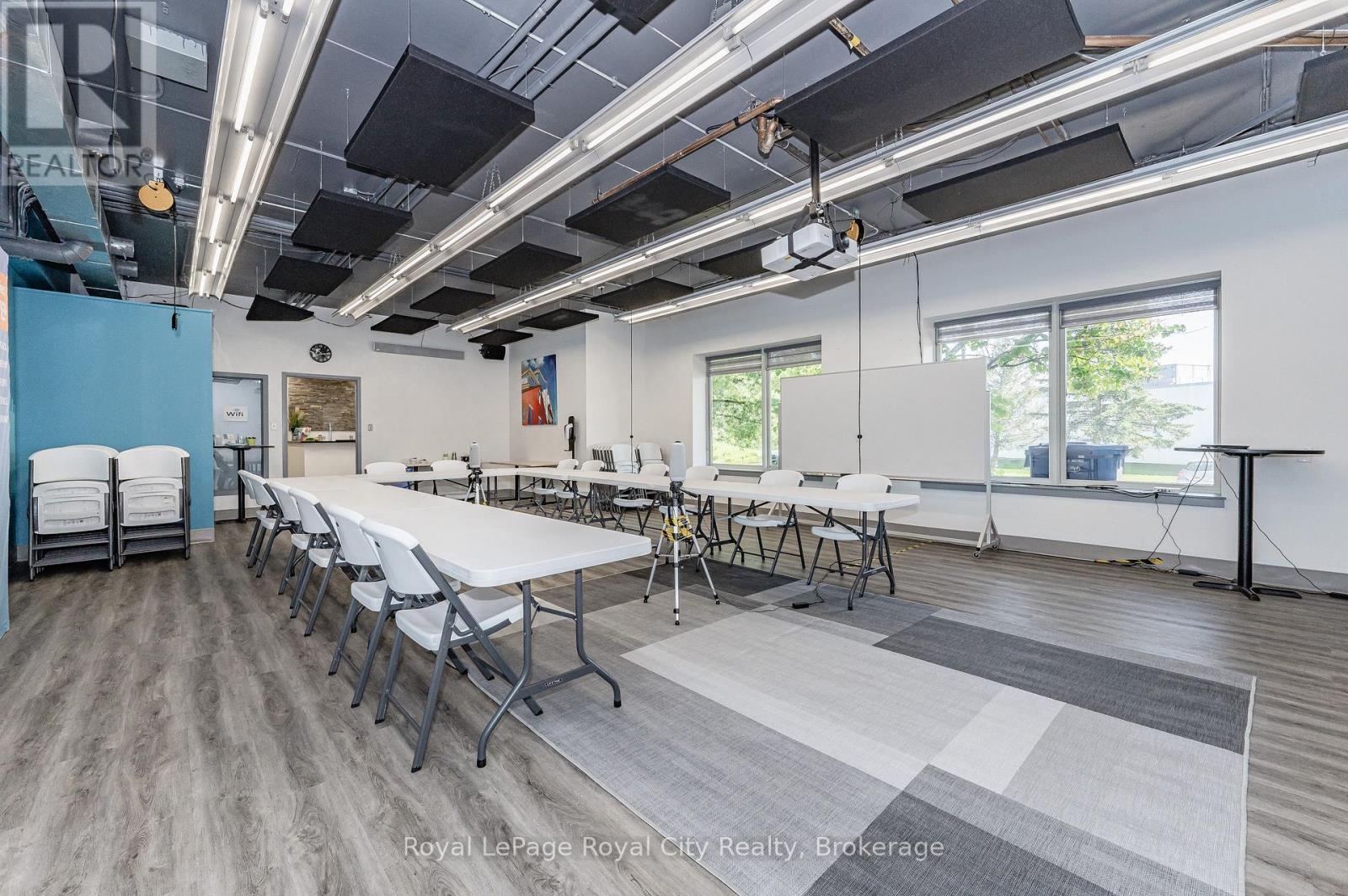 












361 SOUTHGATE DRIVE

,
Guelph (Clairfields/Hanlon Business Park),




Ontario
N1G3M5

