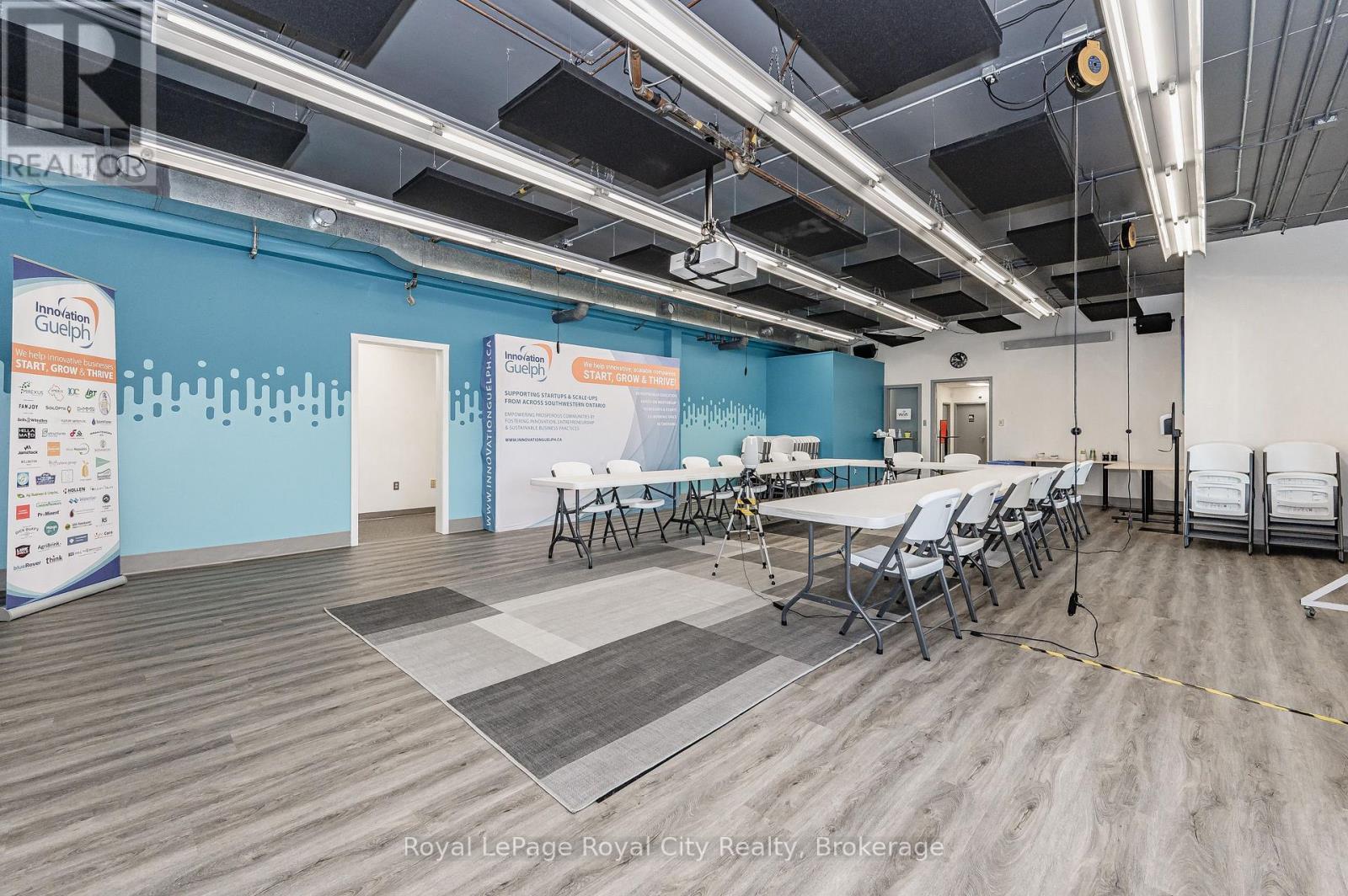 












361 SOUTHGATE DRIVE

,
Guelph (Clairfields/Hanlon Business Park),




Ontario
N1G3M5

