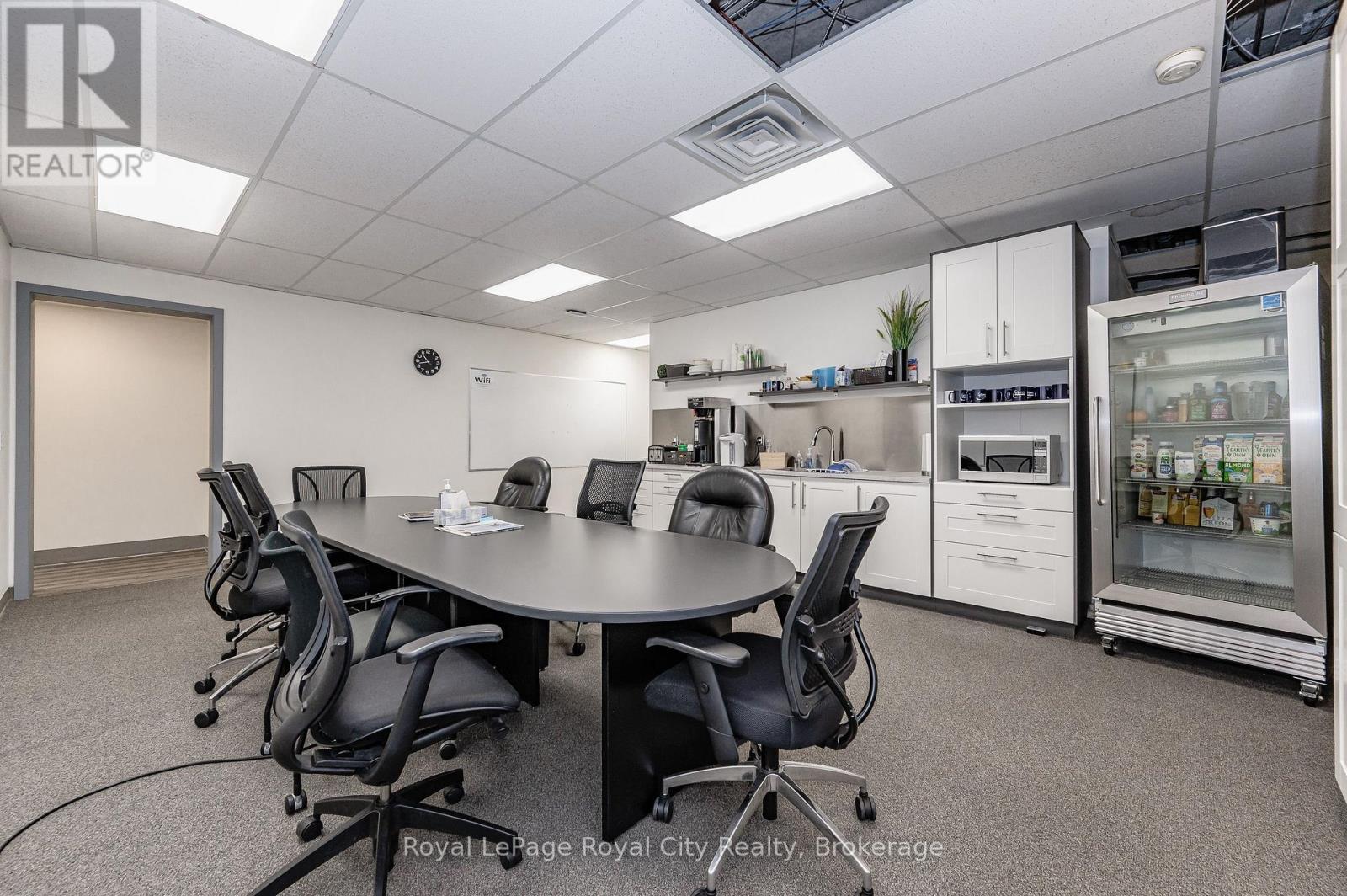 












361 SOUTHGATE DRIVE

,
Guelph (Clairfields/Hanlon Business Park),




Ontario
N1G3M5

