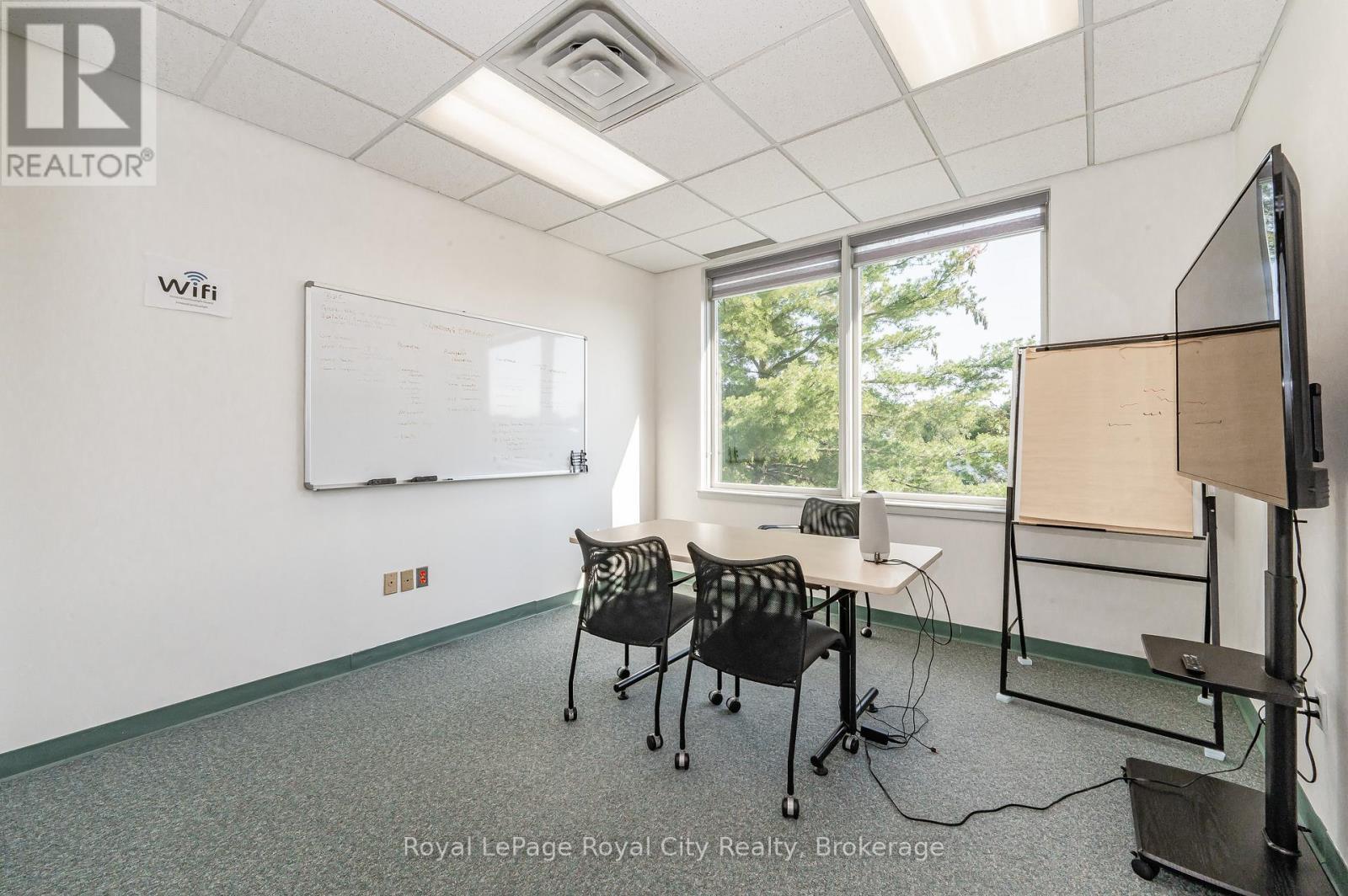 












361 SOUTHGATE DRIVE

,
Guelph (Clairfields/Hanlon Business Park),




Ontario
N1G3M5

