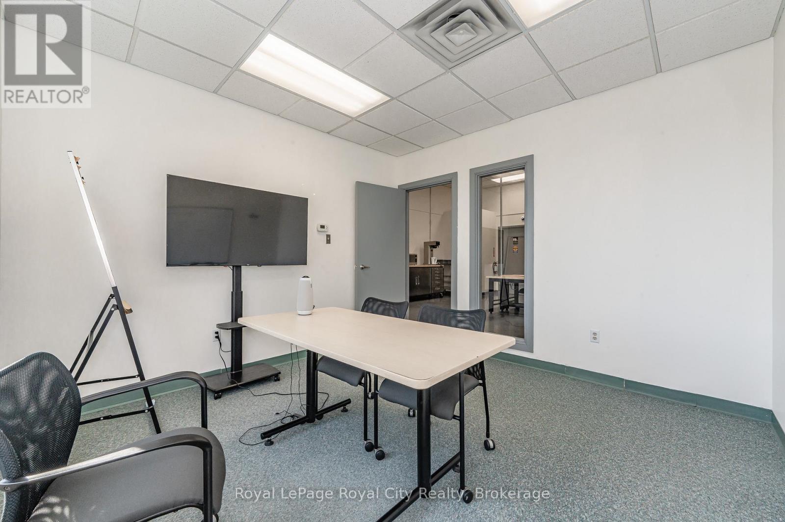 












361 SOUTHGATE DRIVE

,
Guelph (Clairfields/Hanlon Business Park),




Ontario
N1G3M5


