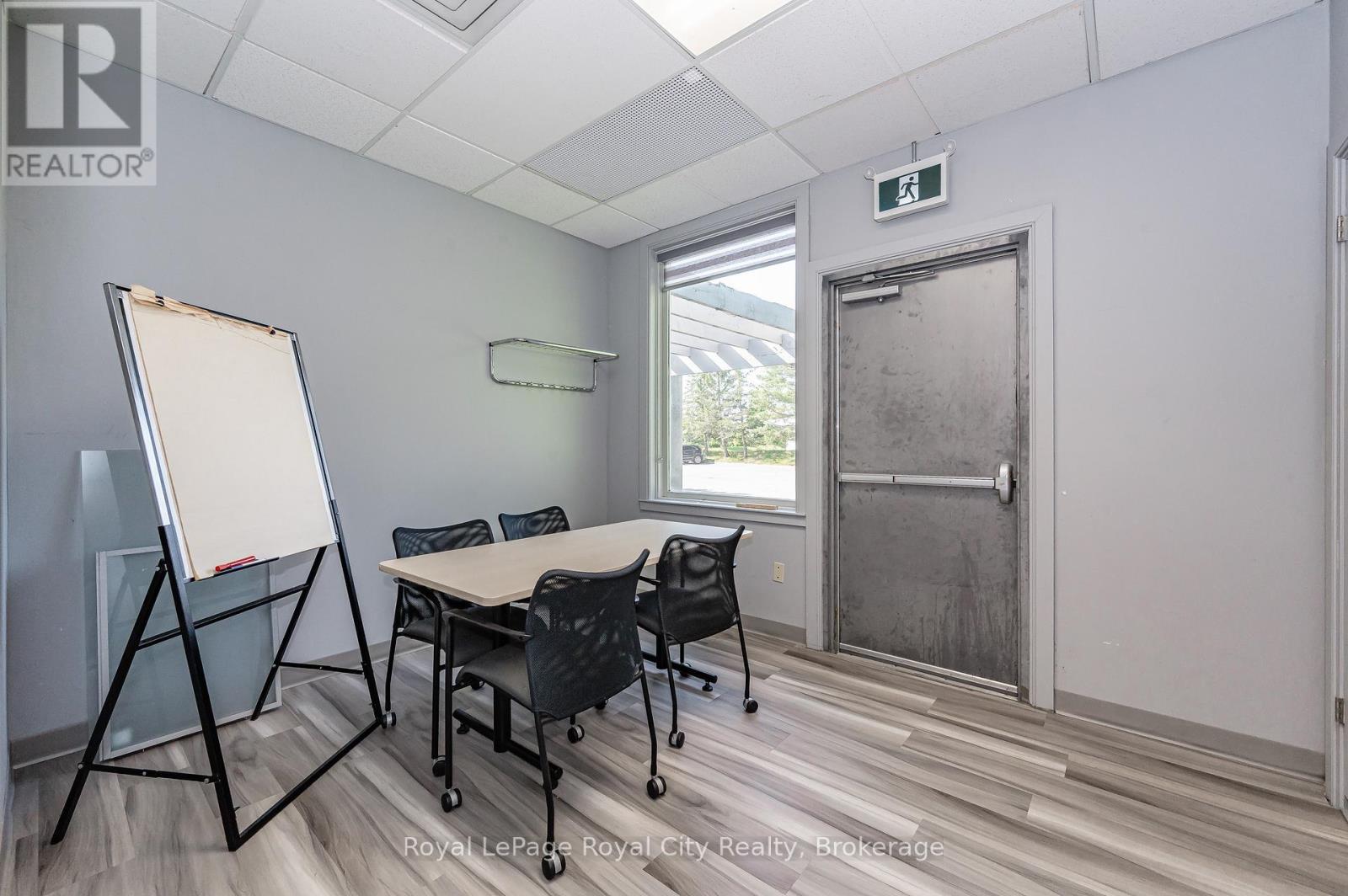 












361 SOUTHGATE DRIVE

,
Guelph (Clairfields/Hanlon Business Park),




Ontario
N1G3M5

