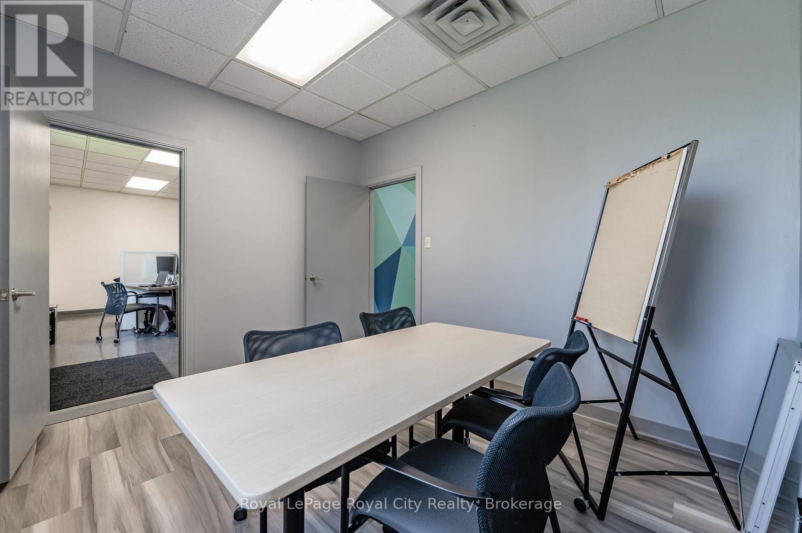 












361 SOUTHGATE DRIVE

,
Guelph (Clairfields/Hanlon Business Park),




Ontario
N1G3M5

