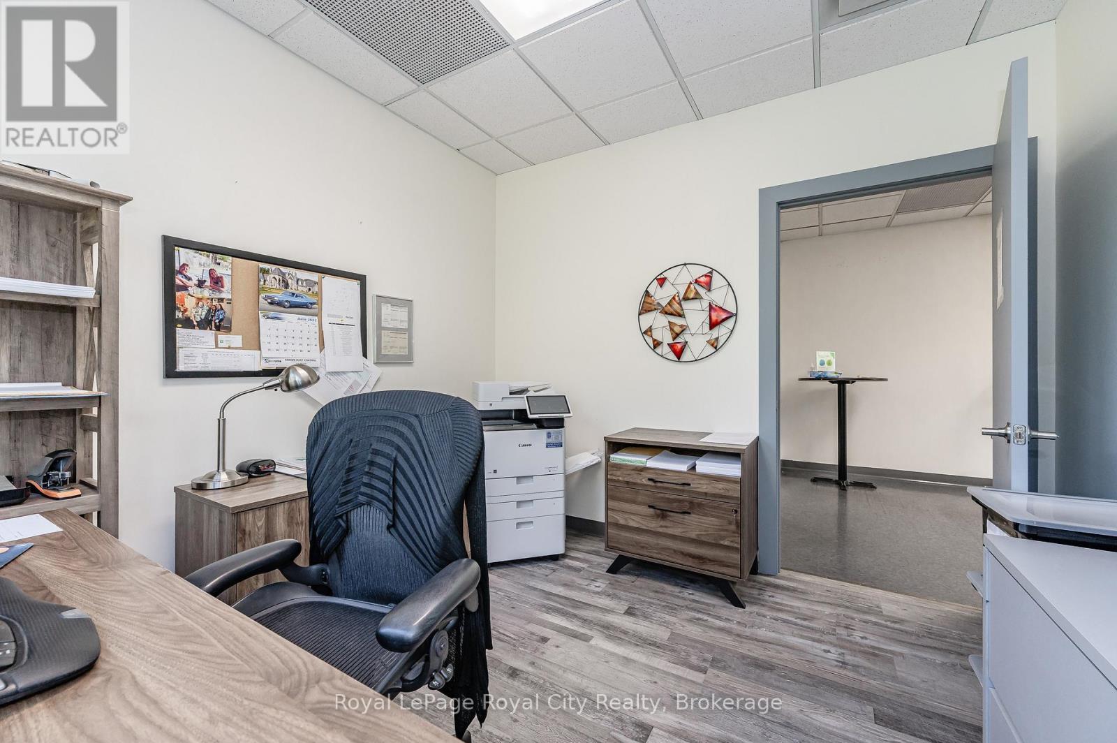 












361 SOUTHGATE DRIVE

,
Guelph (Clairfields/Hanlon Business Park),




Ontario
N1G3M5

